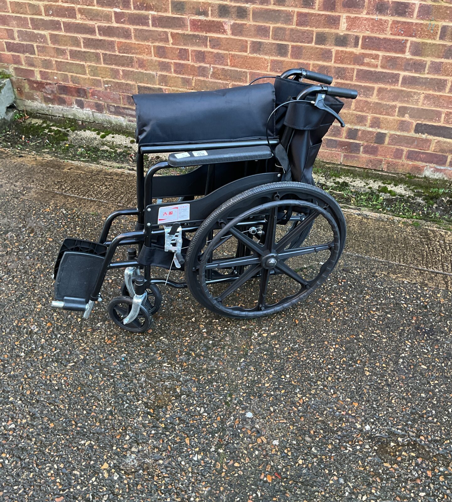 Folding wheelchair