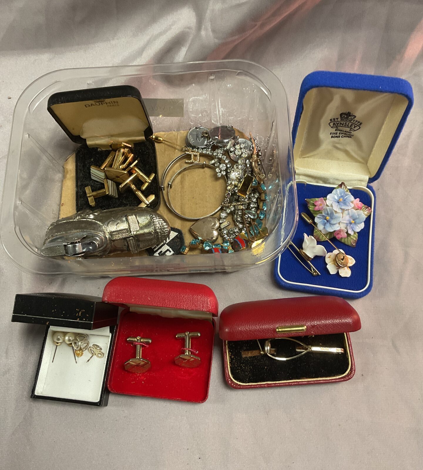 Tray mixed jewellery and cufflinks