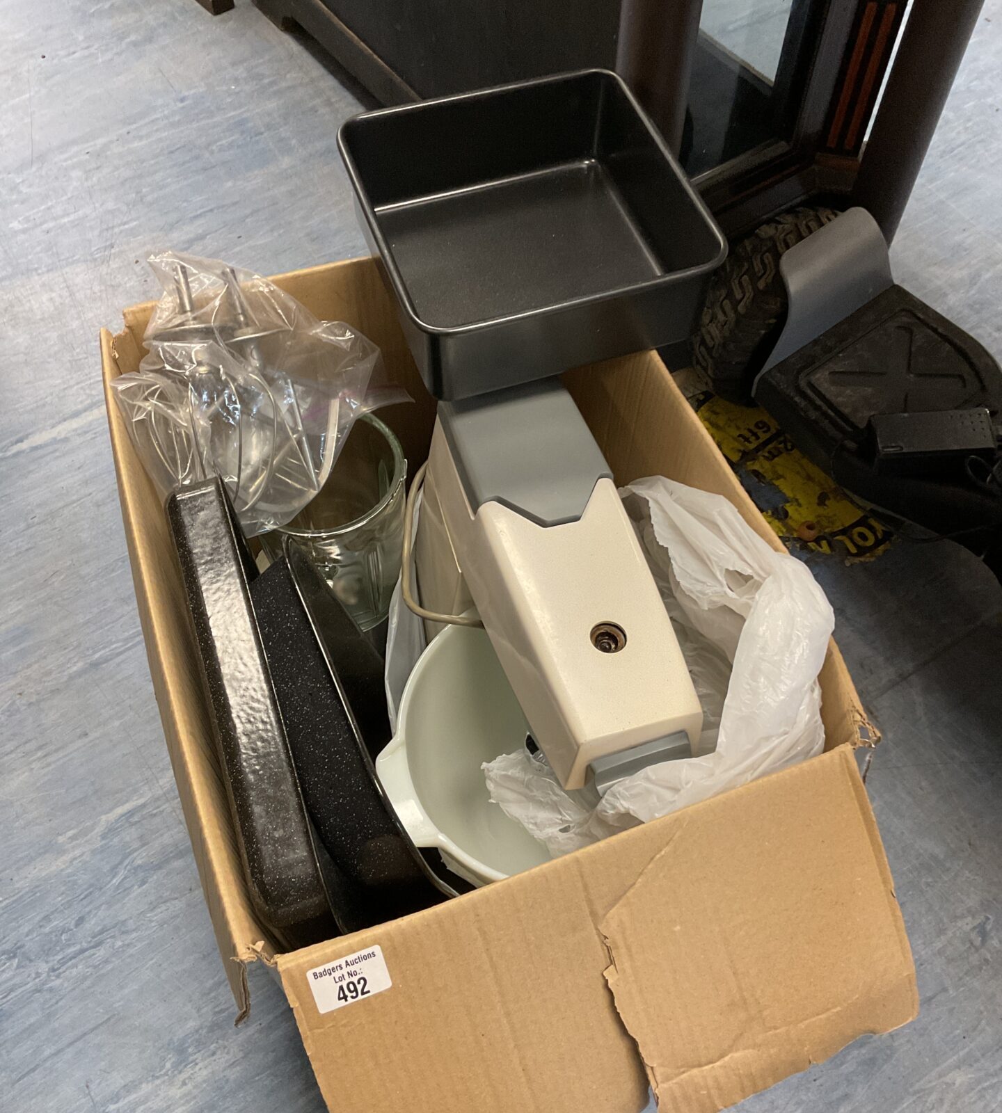 Box of kitchenware including mixer & cooking pans