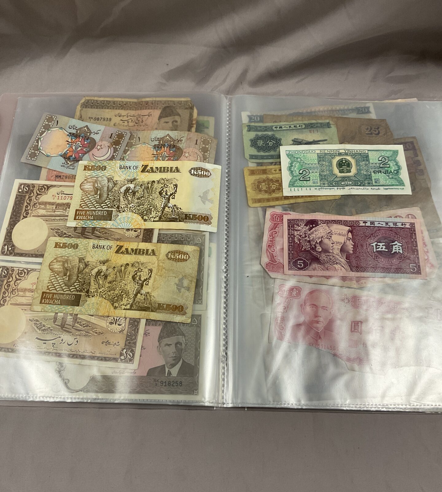 Folder of assorted Foreign banknotes - Image 2