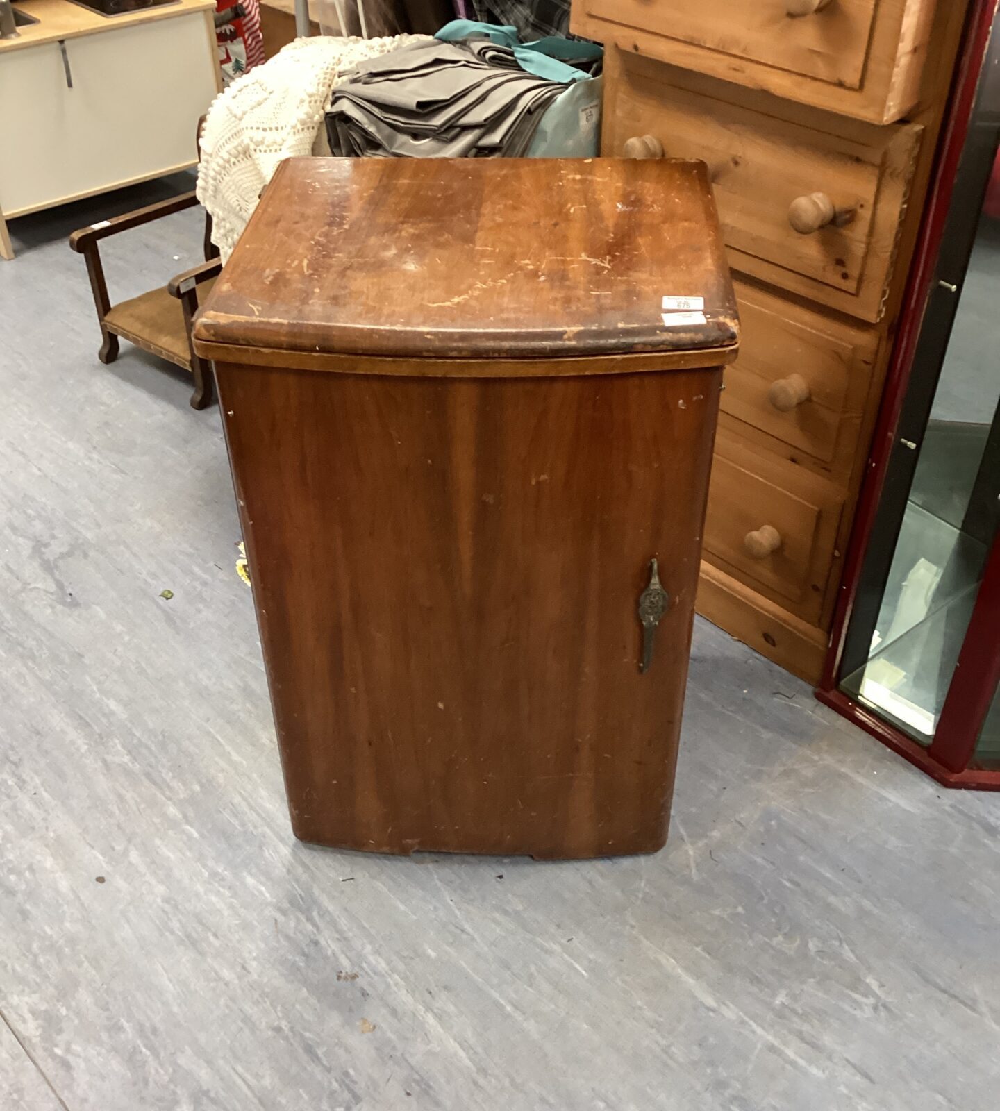 Vintage Viscount Sewing Machine with cabinet - Image 2