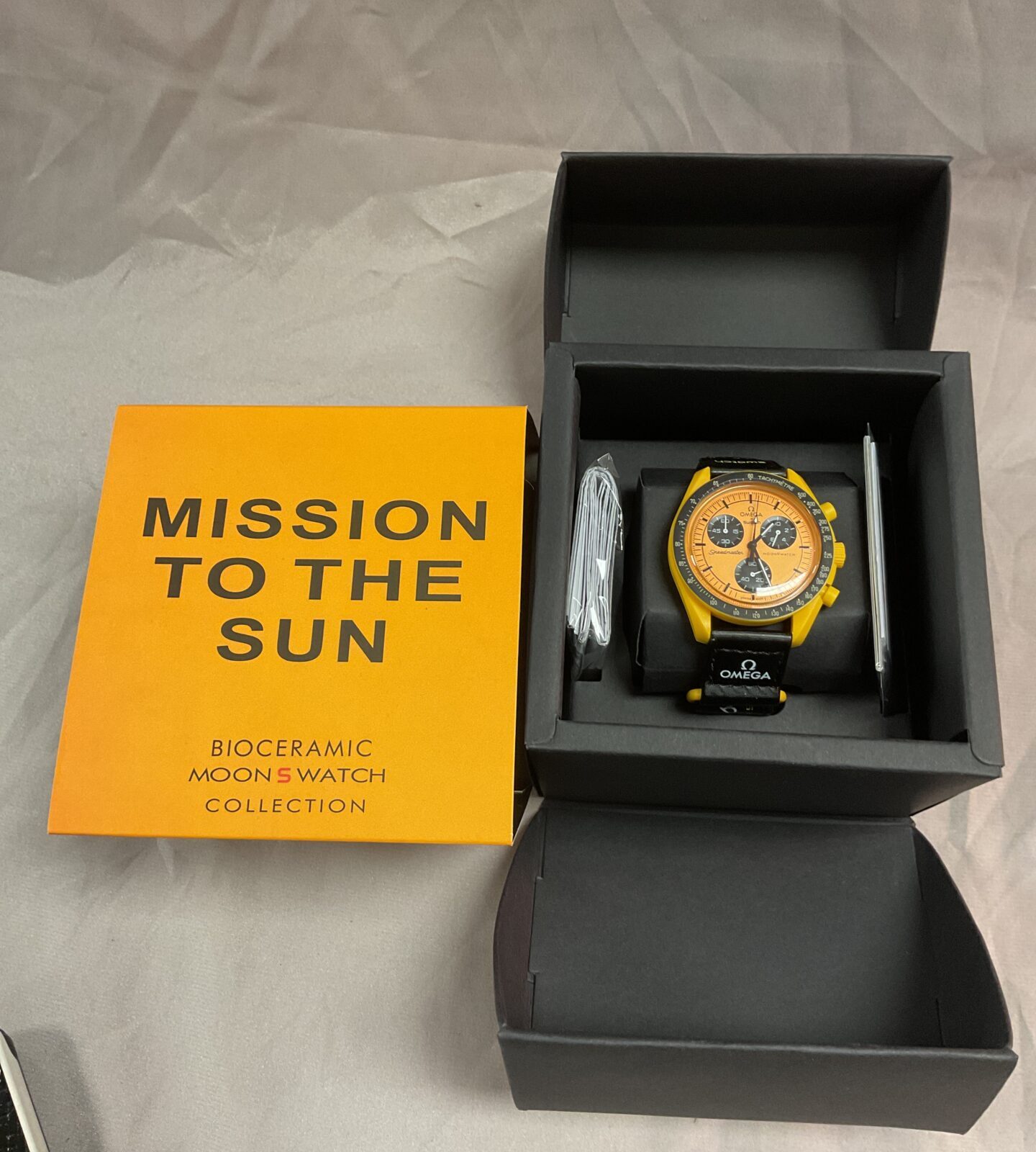 Omega swatch style mission to the sun bioceramic  wristwatch working - Image 2