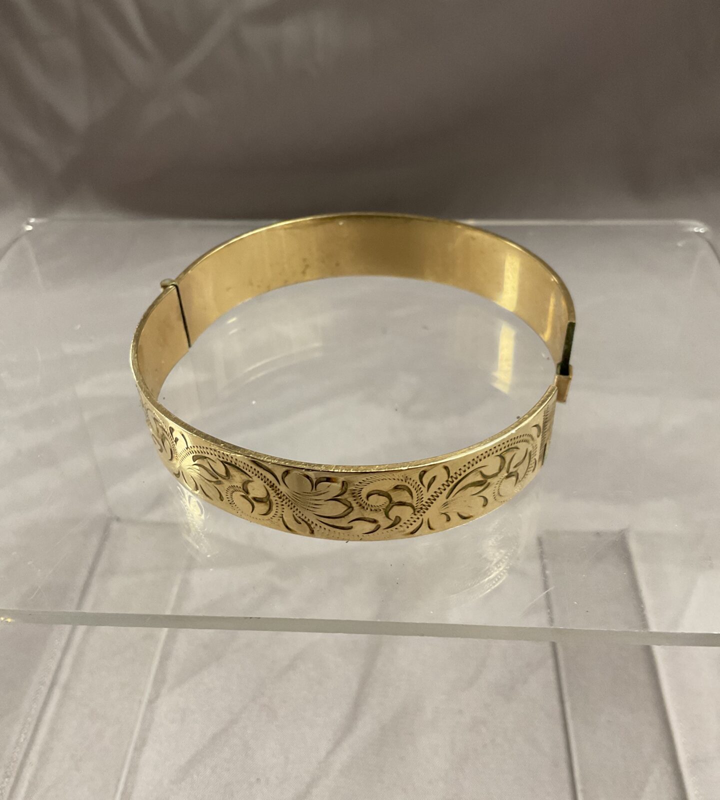 B Ltd 50 Micron 9 ct rolled gold hinged bracelet