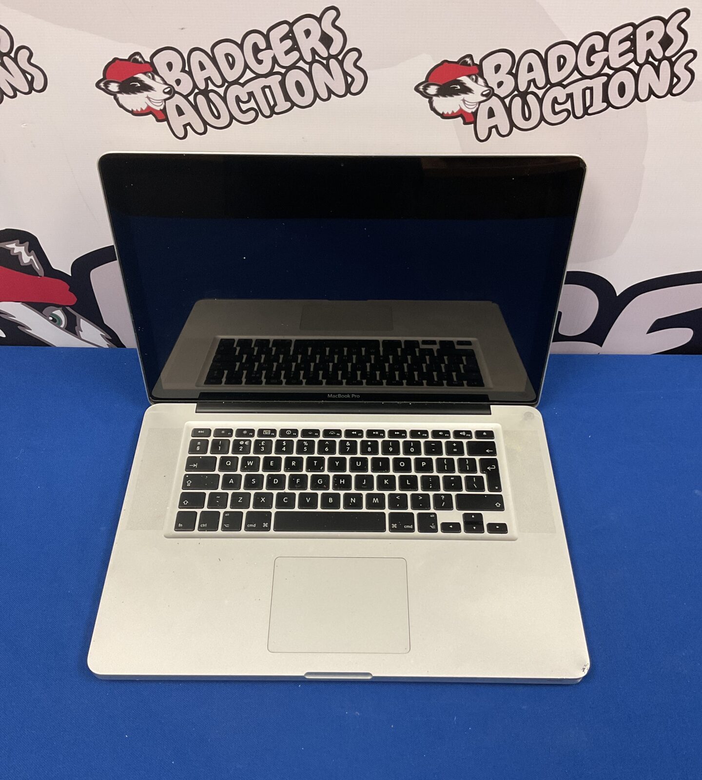 Apple macbook pro laptop untested