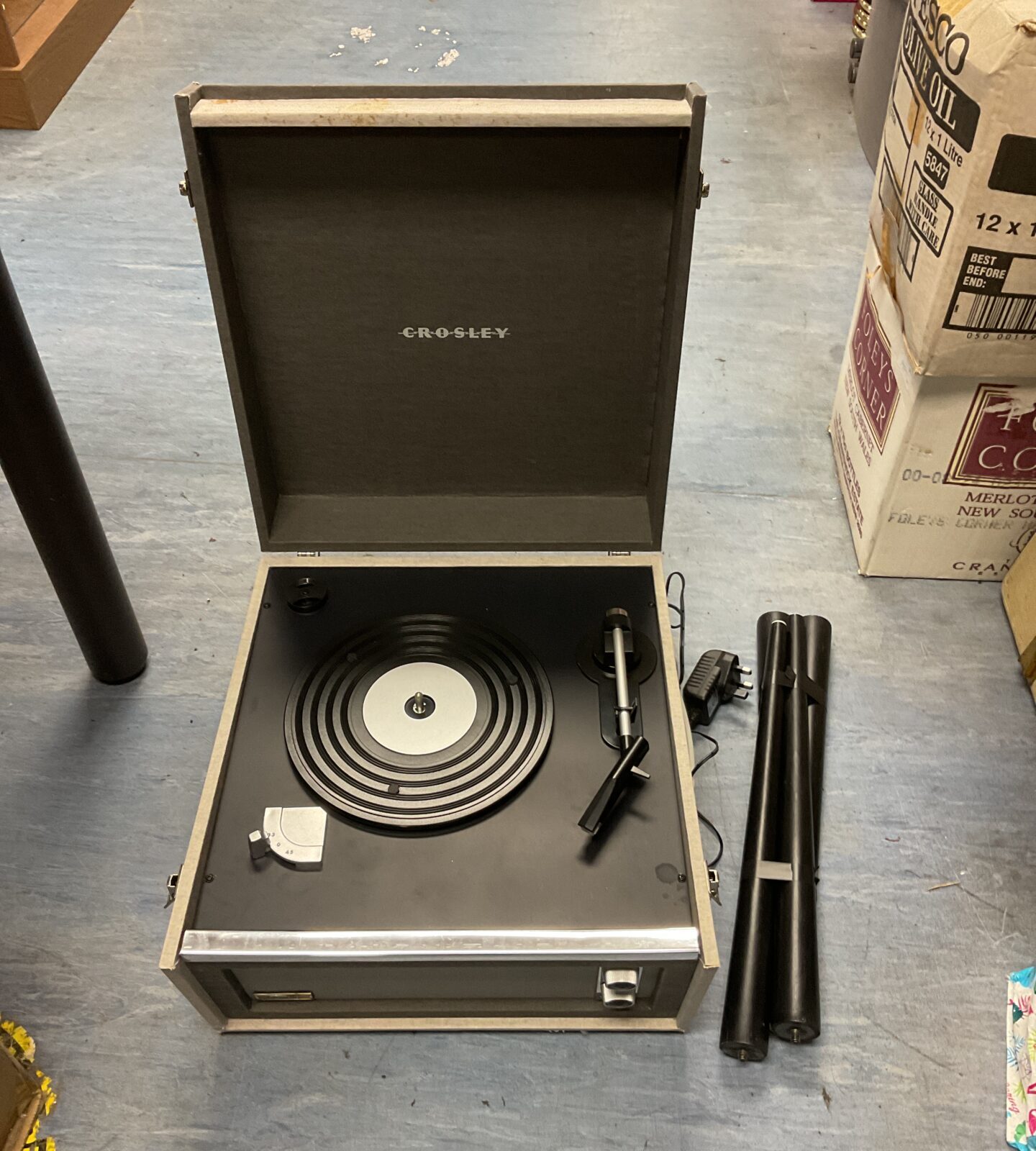 Retro style crosley record player