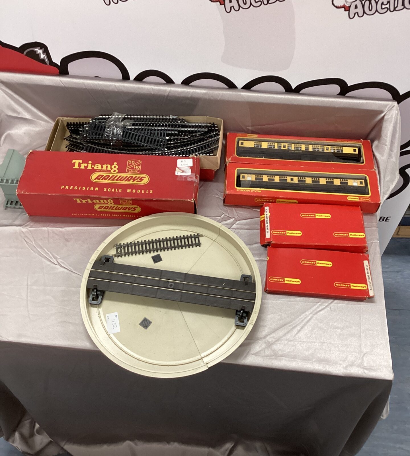 Tri-ang and Hornby model train set accessories