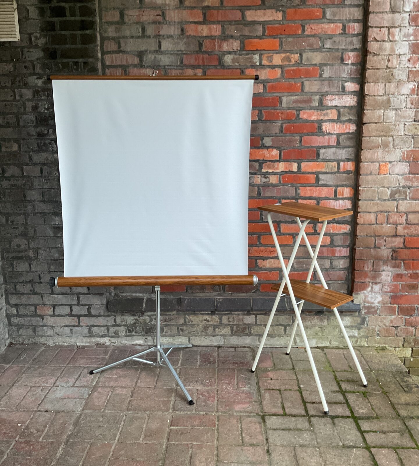 Folding projector screen & table