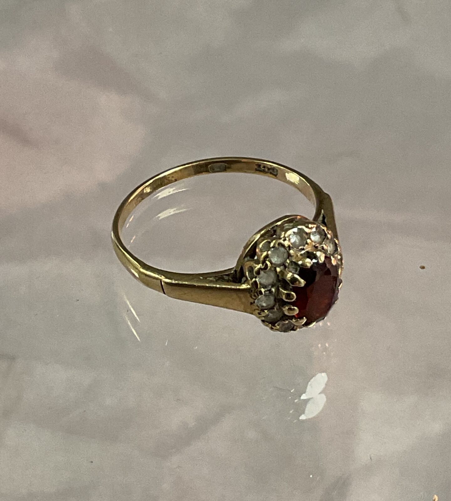 9ct gold red & white stone ring Size Q