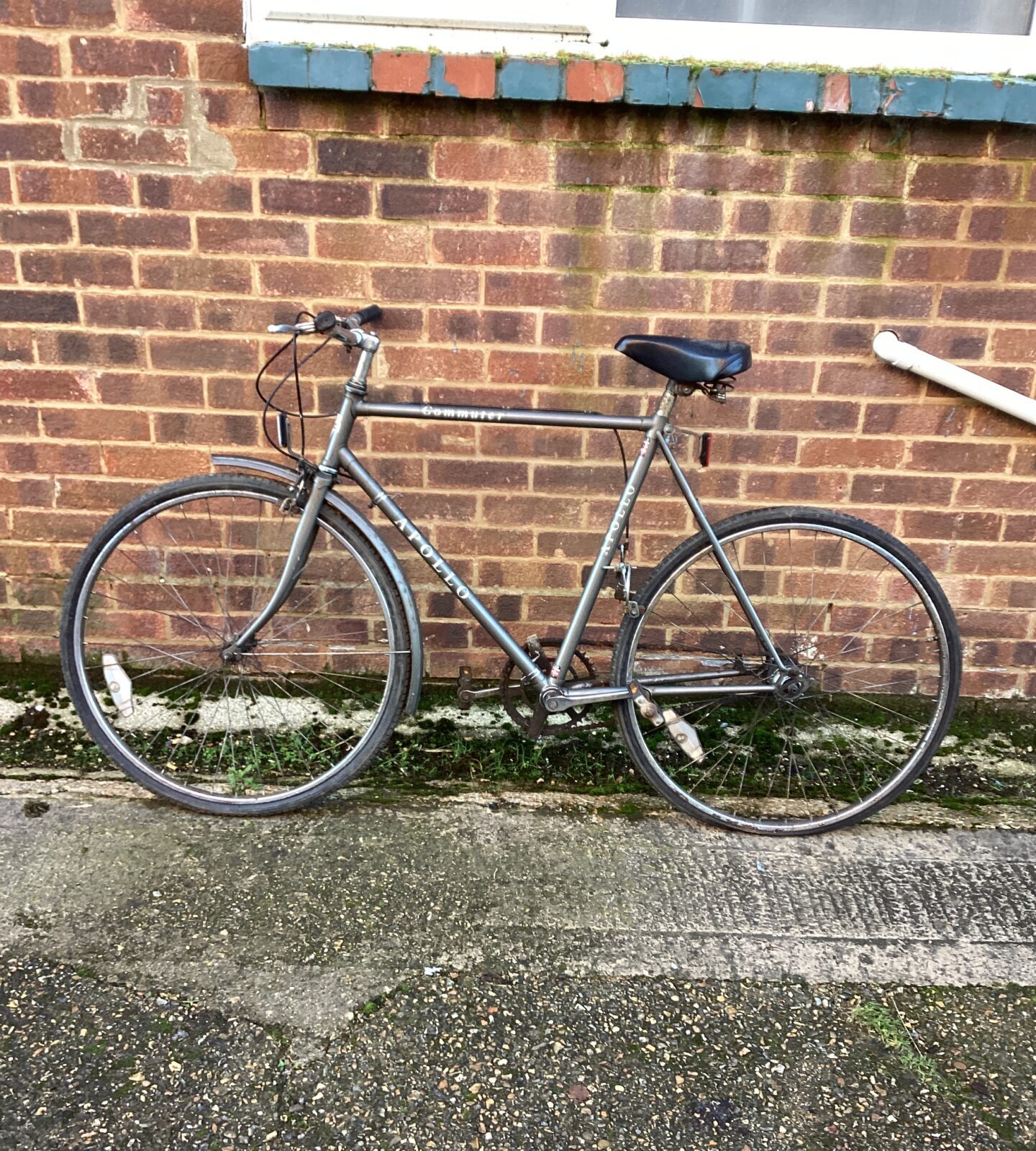 Apollo Commuter bike