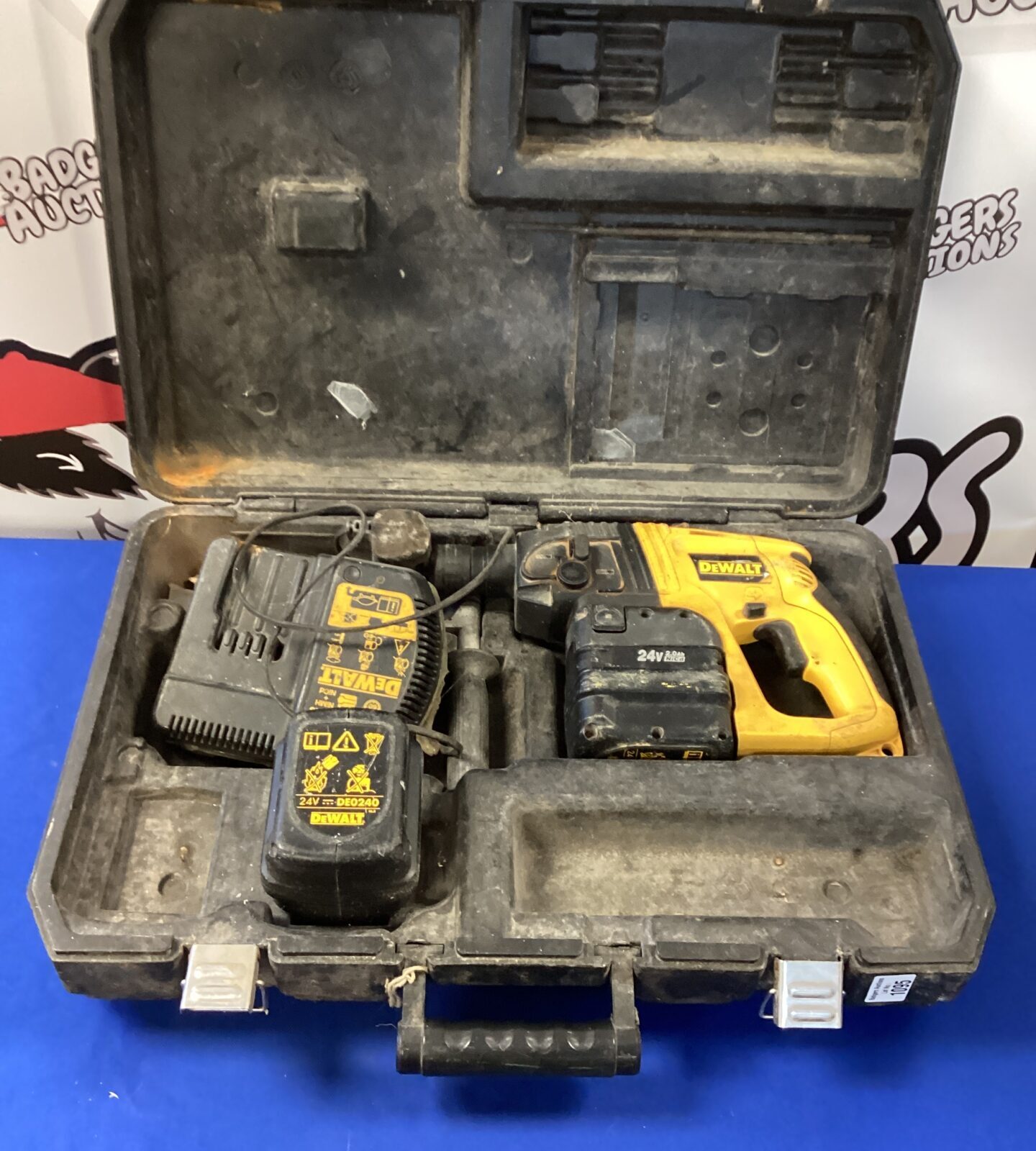 DeWalt Battery Drill Untested with carry case