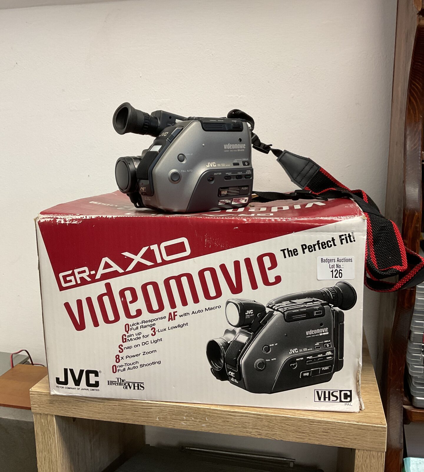 Jvc gr-ax10 camcorder boxed with accessories