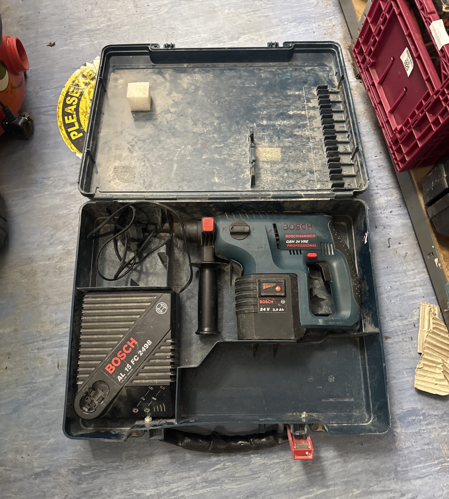 Large Bosch cordless drill set - untested