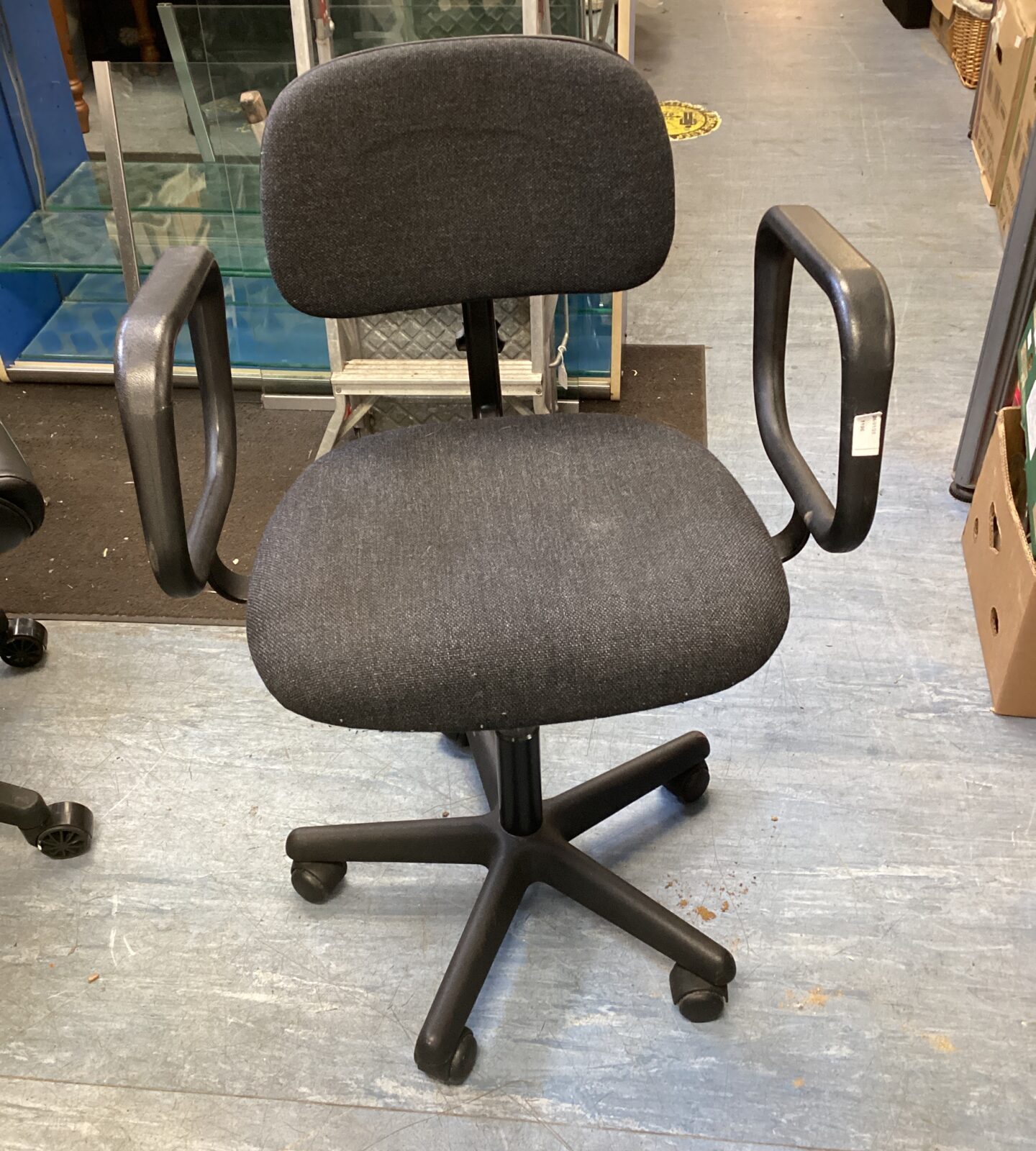 Office swivel height adjustable chair