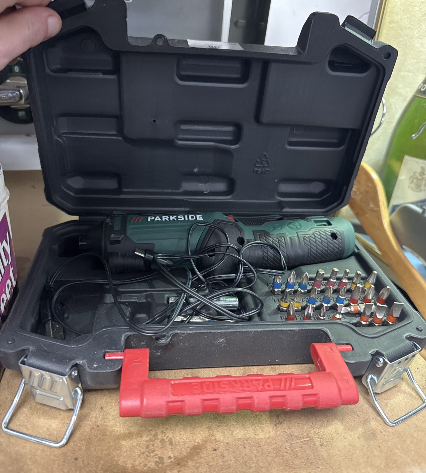 Parkside electric cordless screwdriver set - working