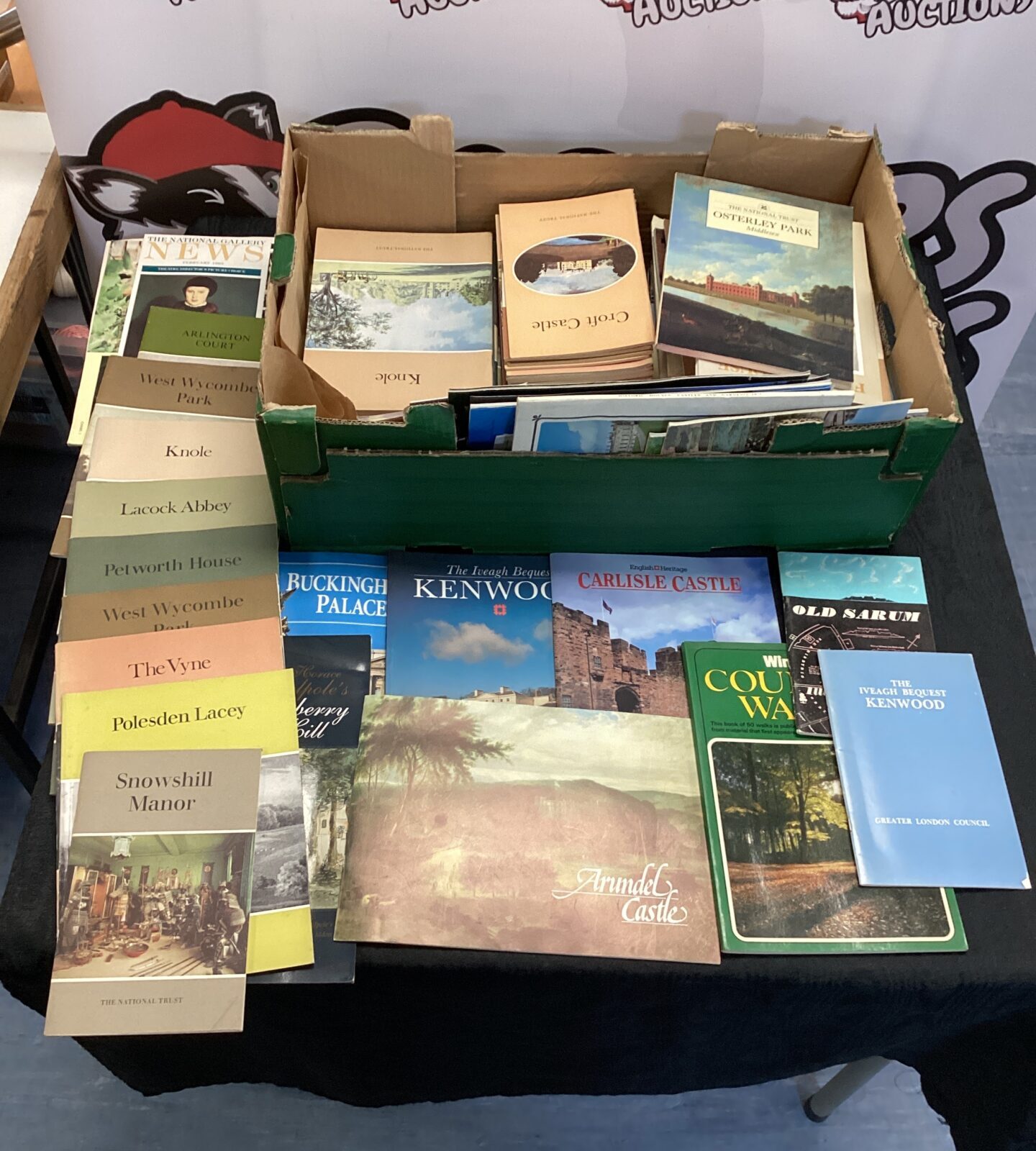 Quantity of national trust brochures