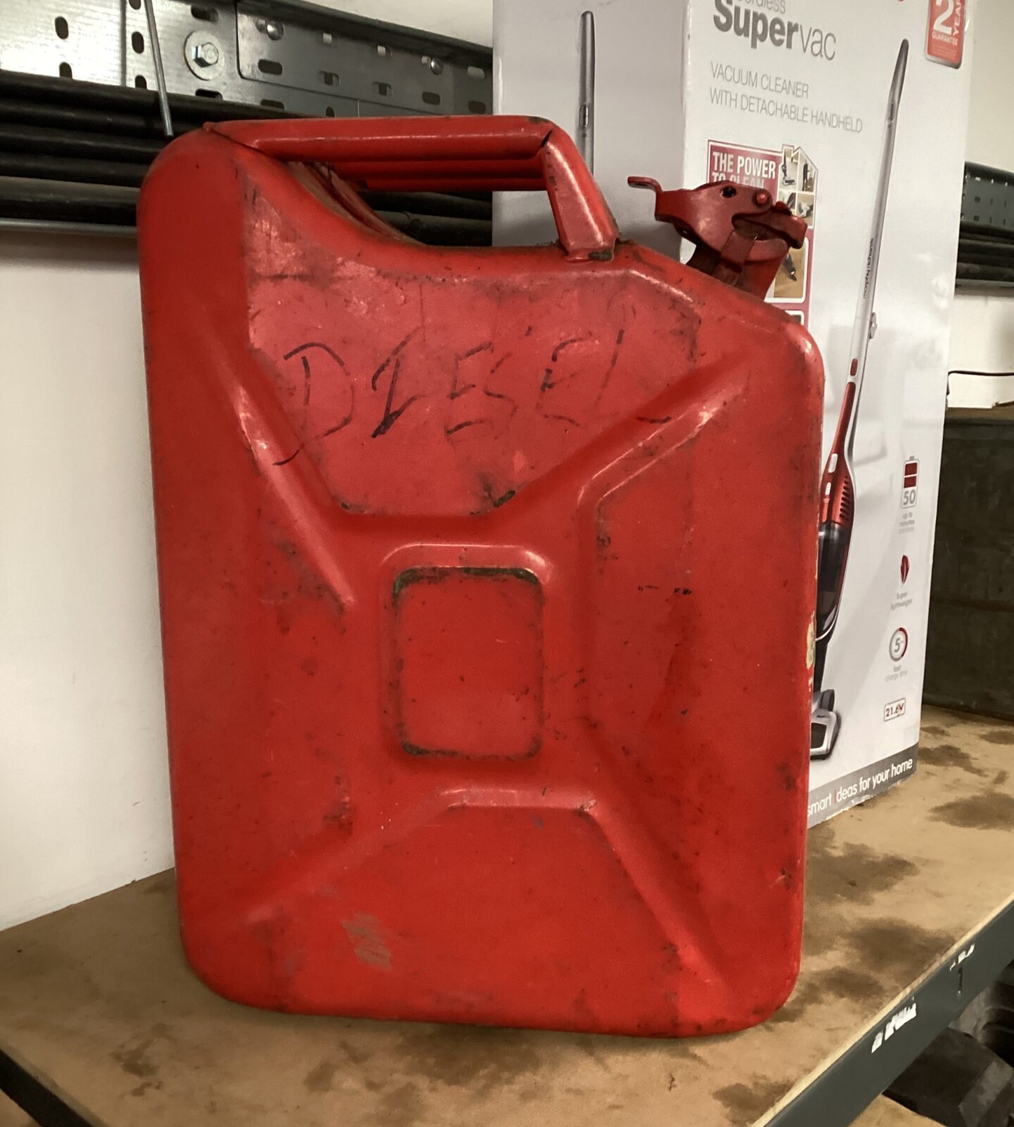 Red 20l jerry can