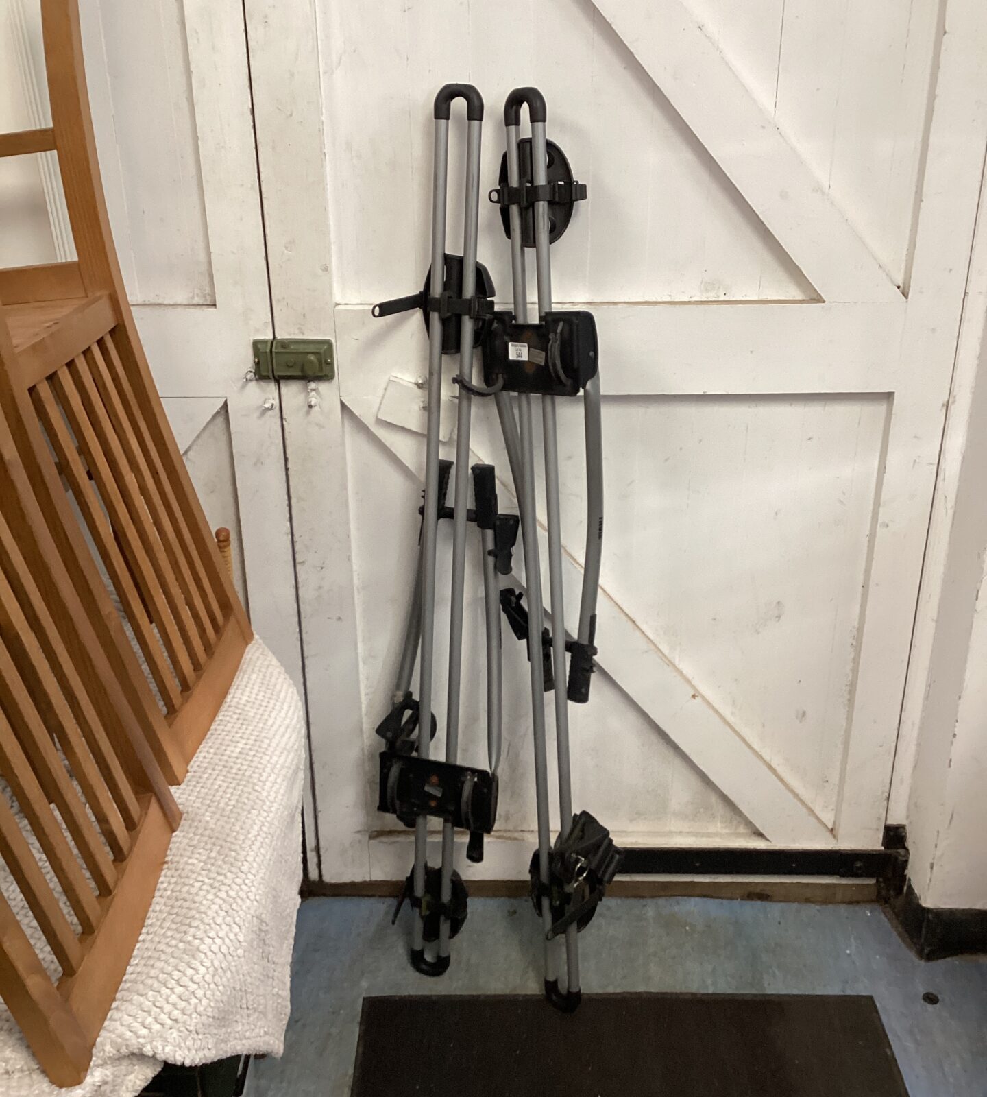 Set of thule car roof bike racks