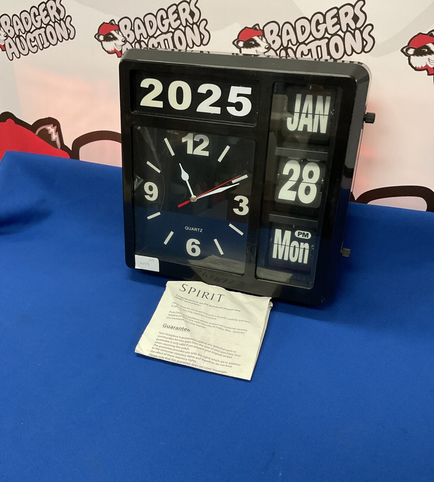 Spirit day, date wall clock