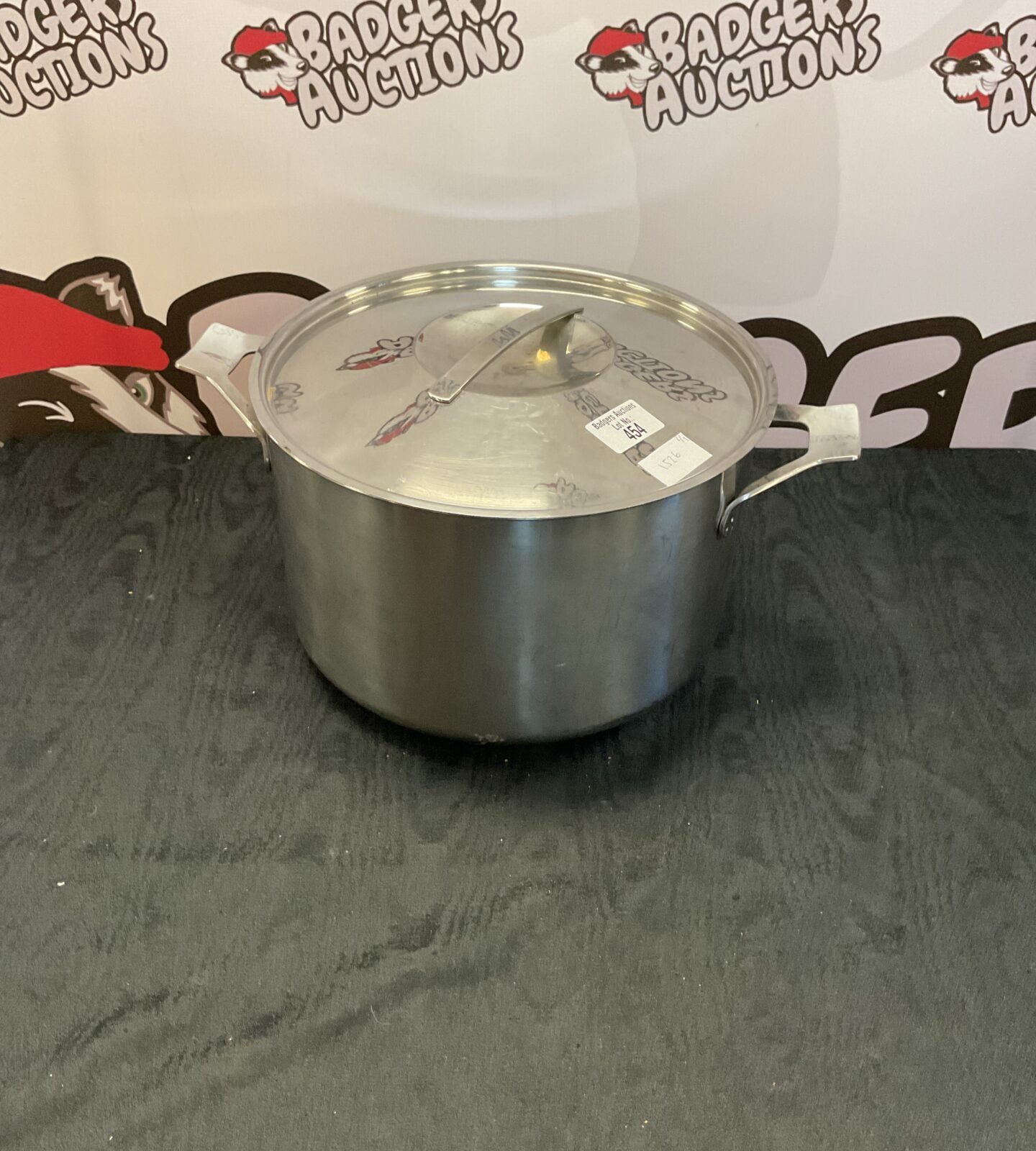 Stainless steel pot