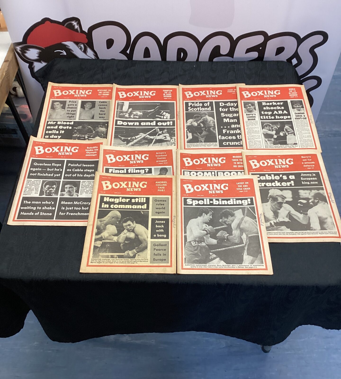 Ten copies of the boxing news from 1984