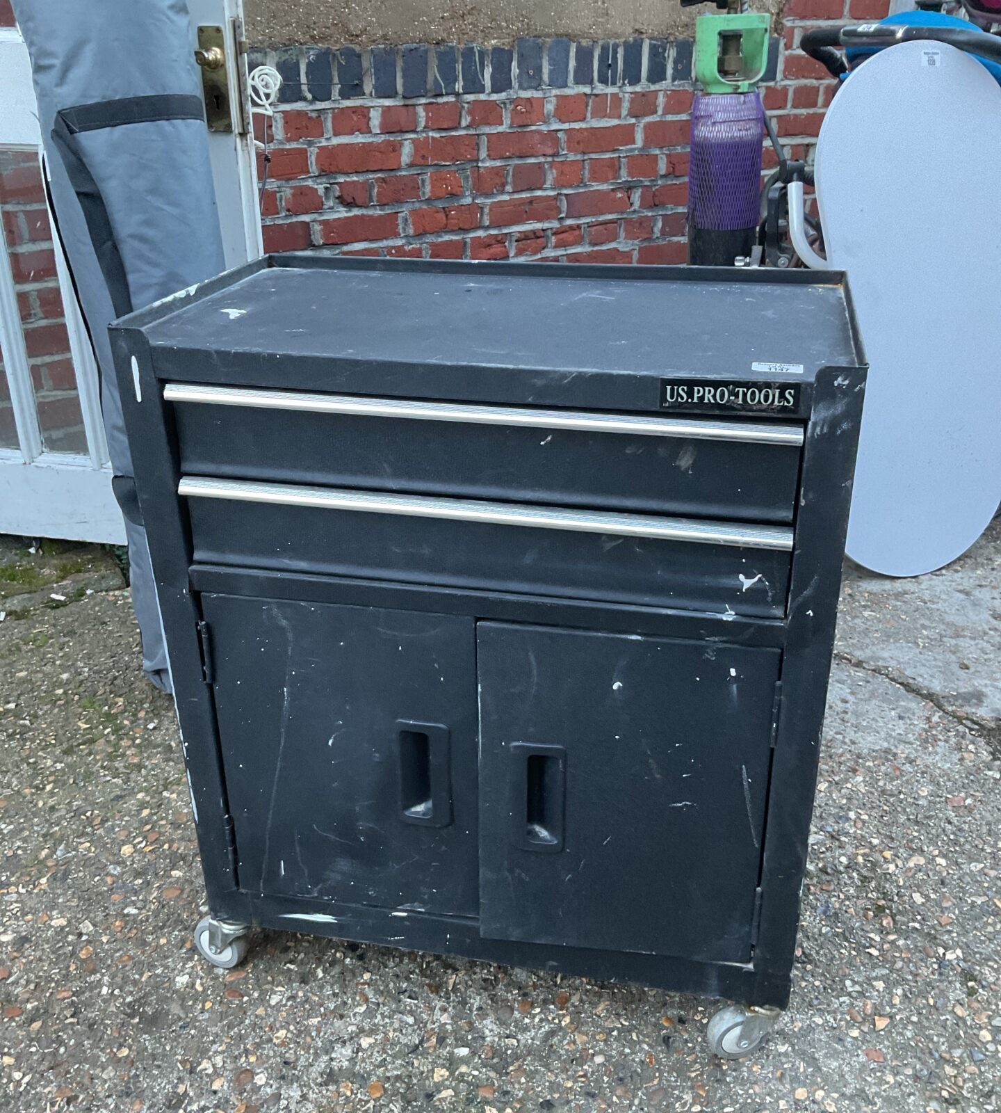 Us pro tool metal cabinet