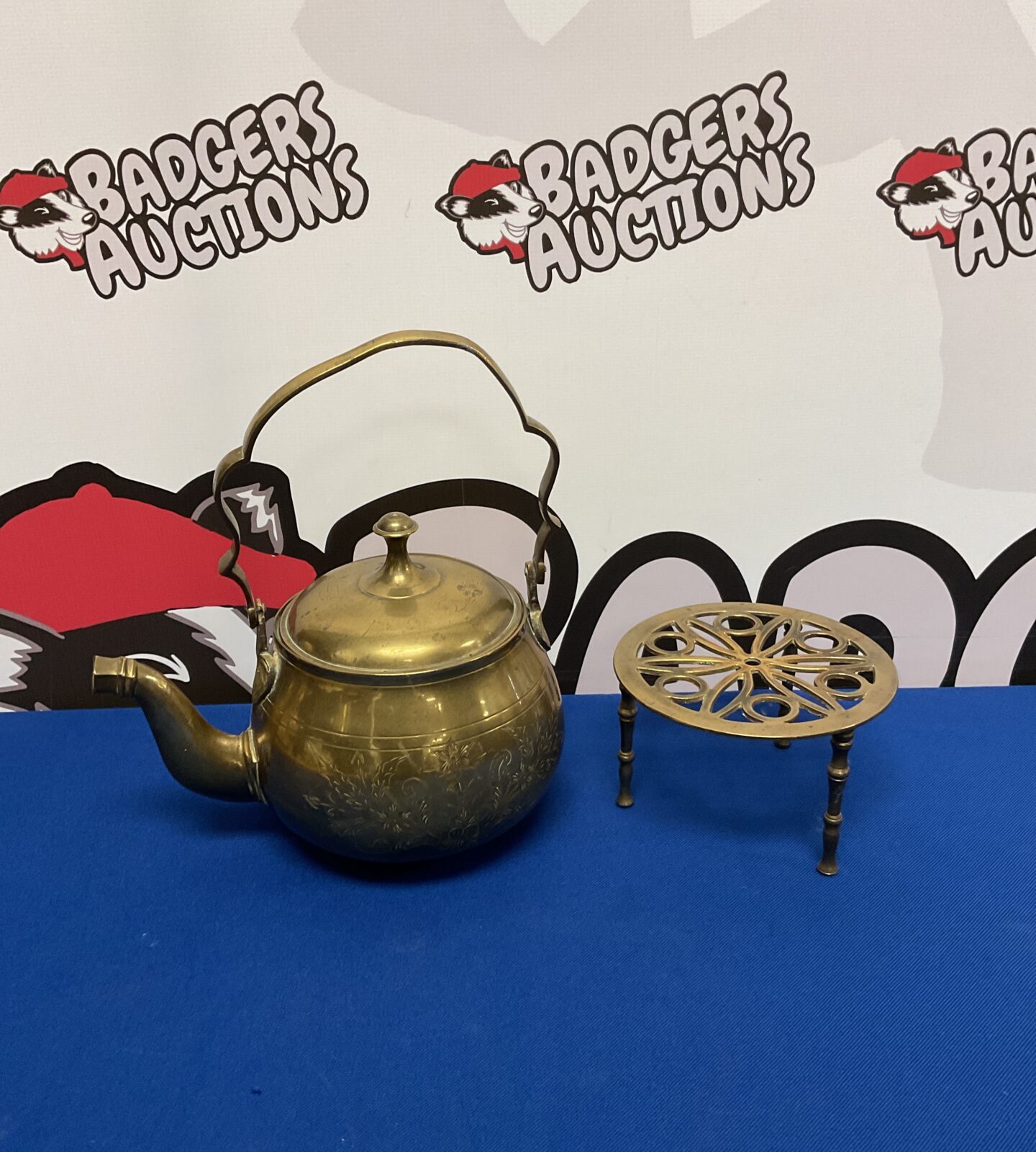 Vintage brass teapot & trivet