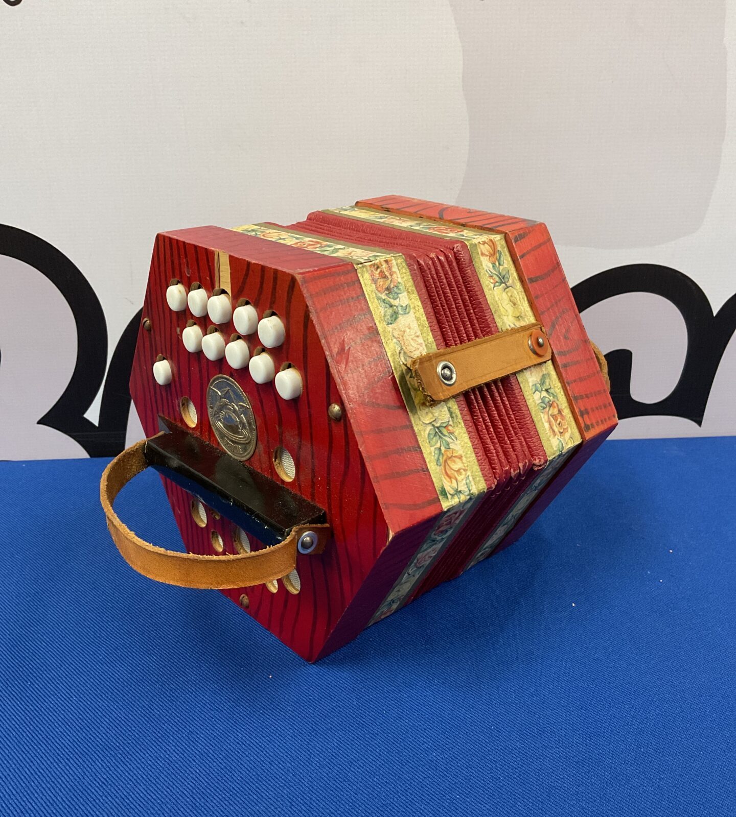 Vintage scholer squeeze box