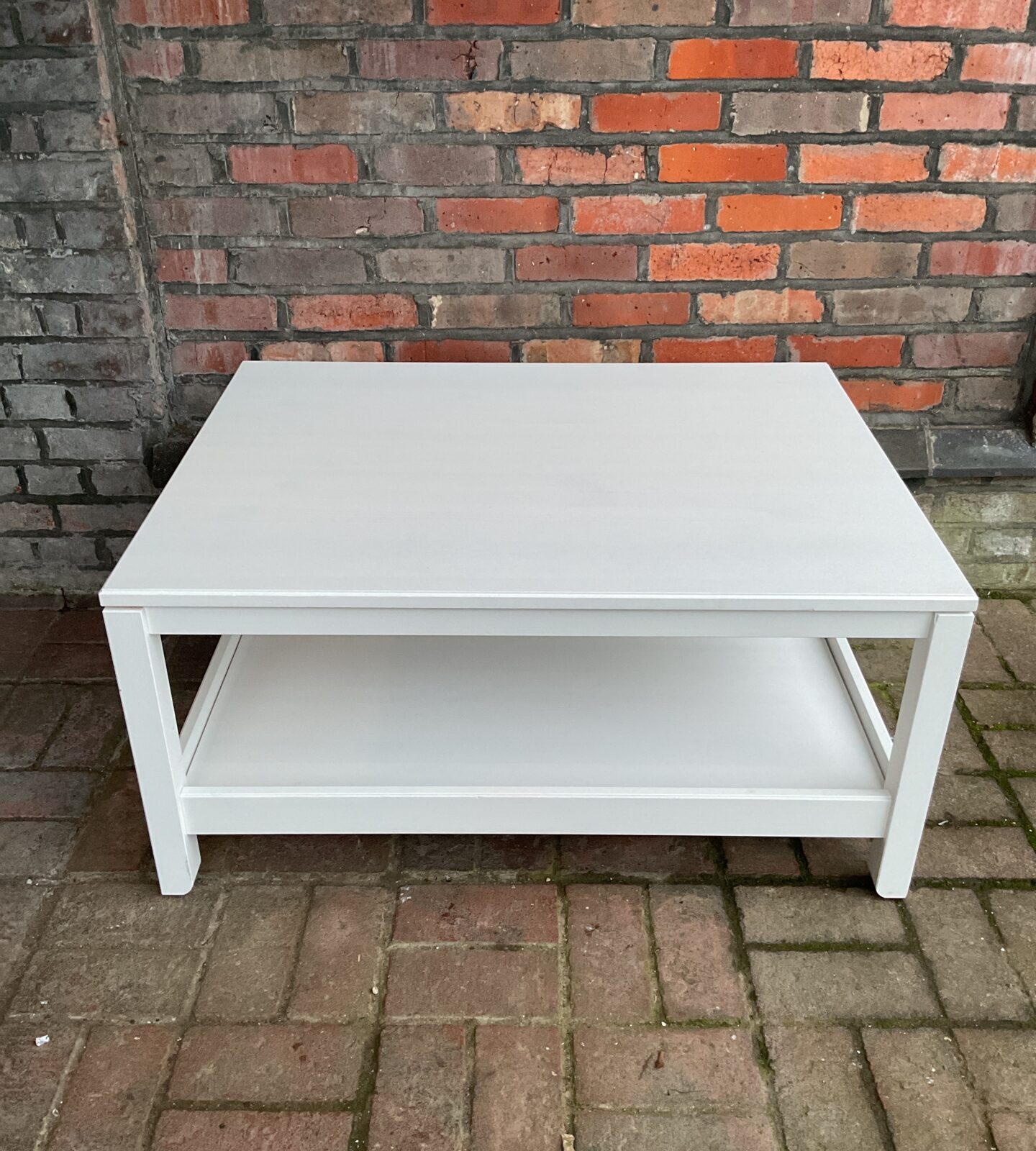 White shabby chic pine coffee table