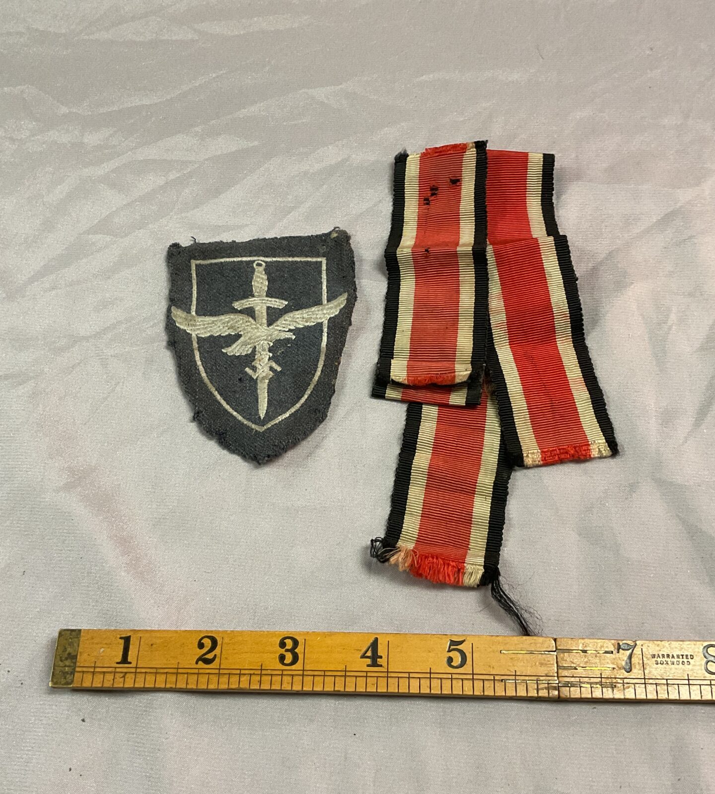 ww2 German Luftwaffe womens Helferinnen sleeve patch And two medal ribbons