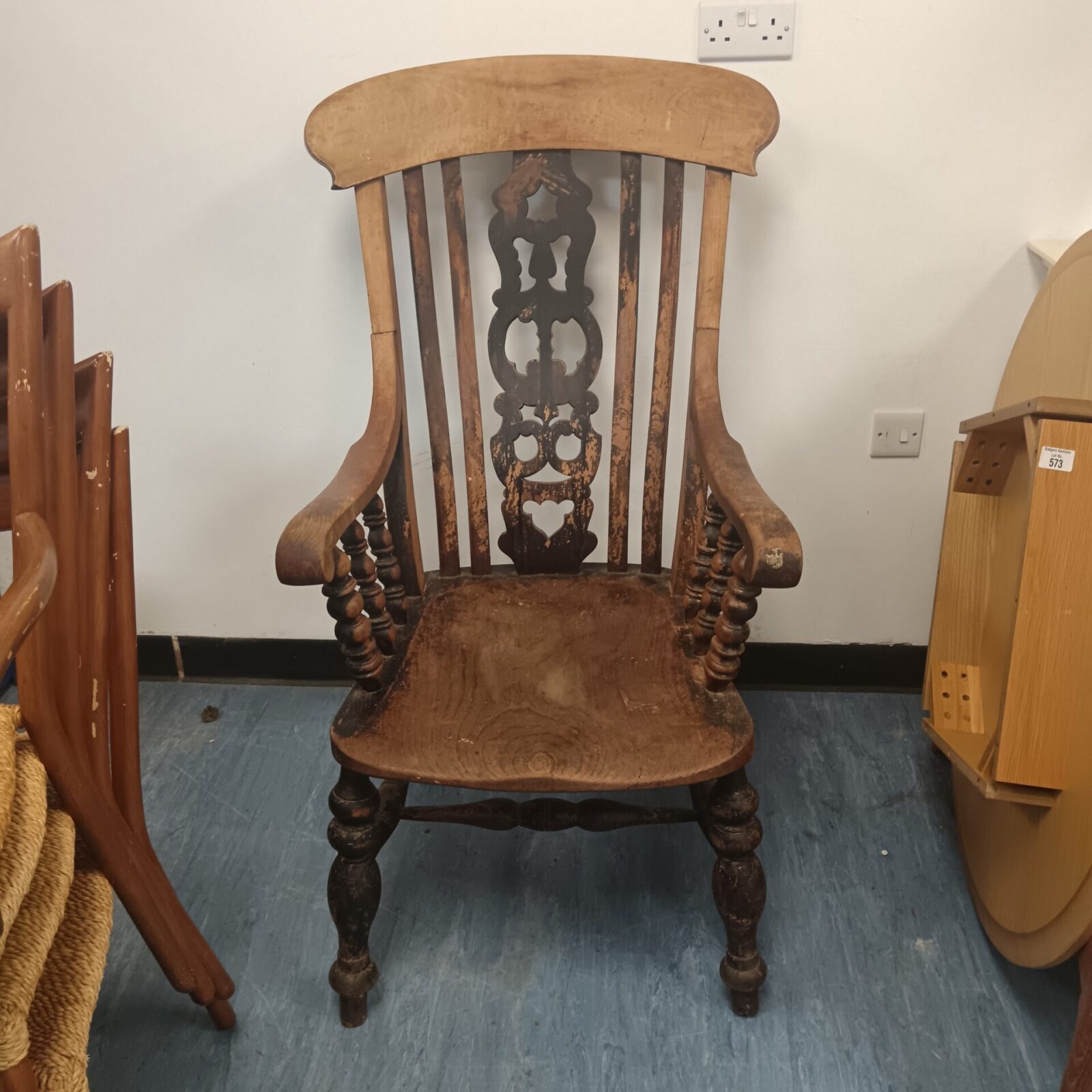 Large 19th Century Thames Valley, Lathe Back Windsor Chair