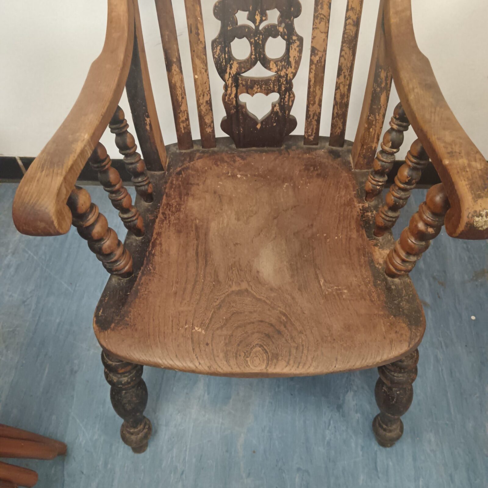 Large 19th Century Thames Valley, Lathe Back Windsor Chair - Image 3