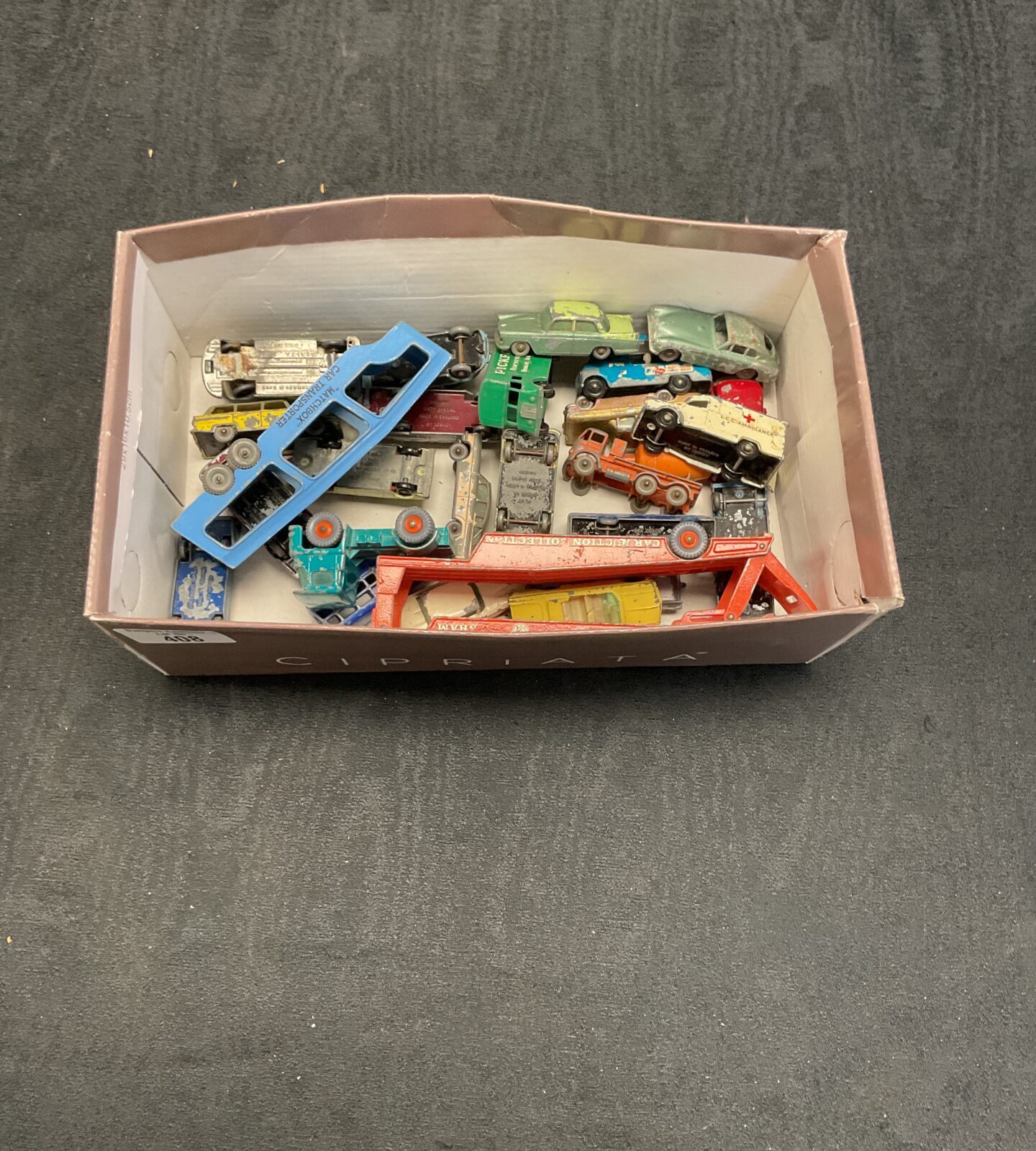 Box of mixed vintage matchbox diecast models inc car transporter