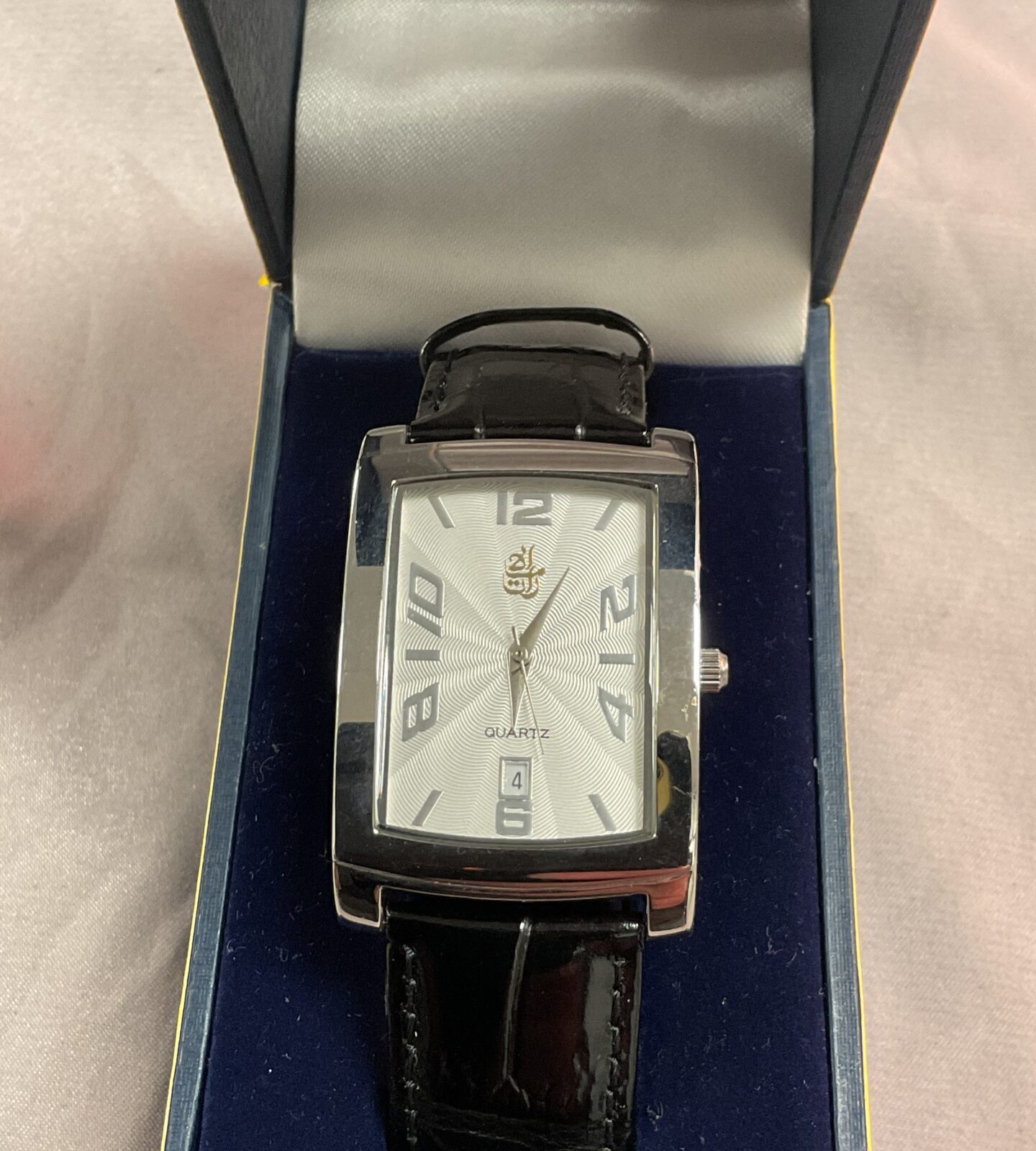 Emirates Quartz  wristwatch in box