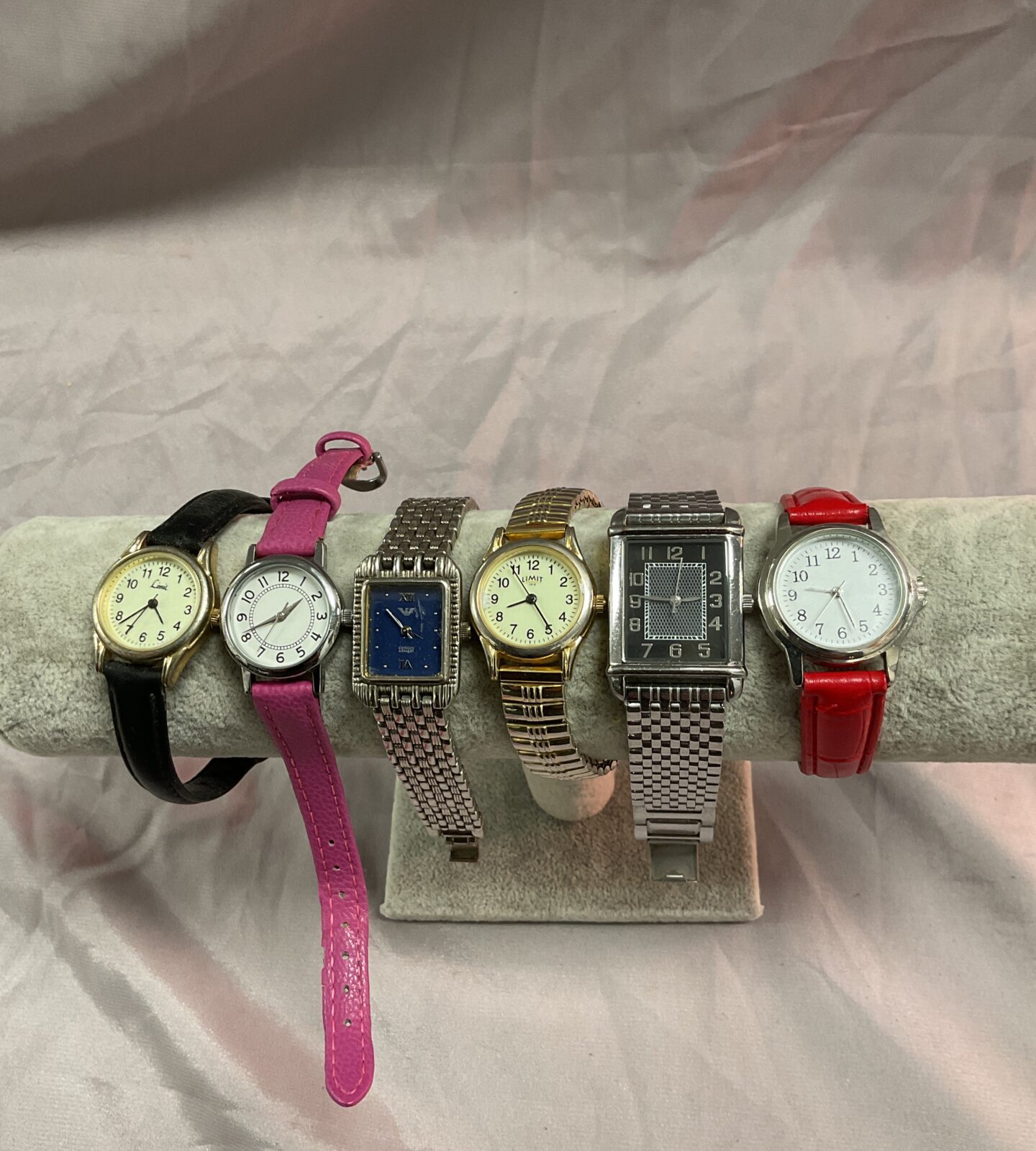 Six ladies wristwatches