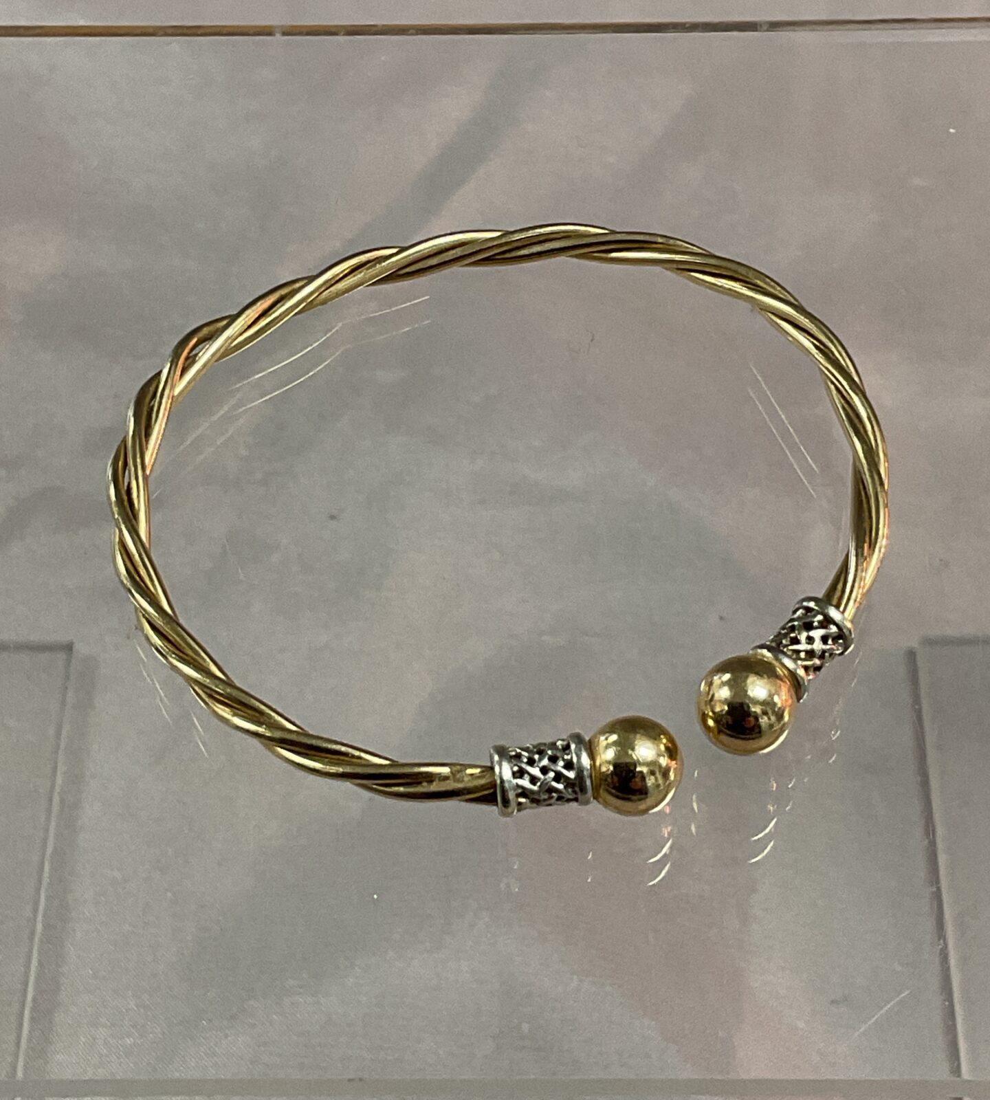 Yellow and white metal bracelet 5.3g