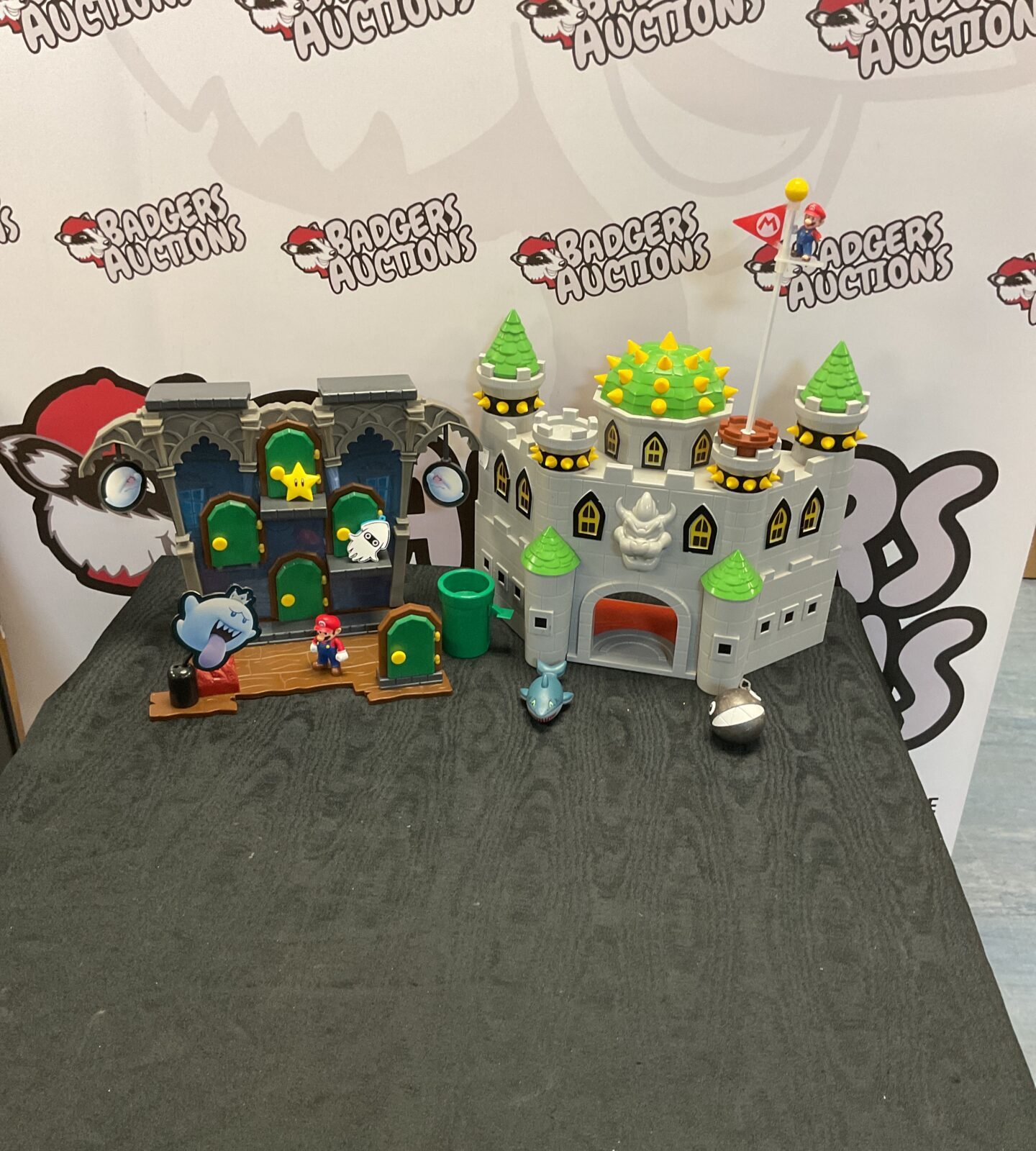 Nintendo Super Mario bowsers castle play set with king boo’s mansion play set with figures inc Mario and chomp