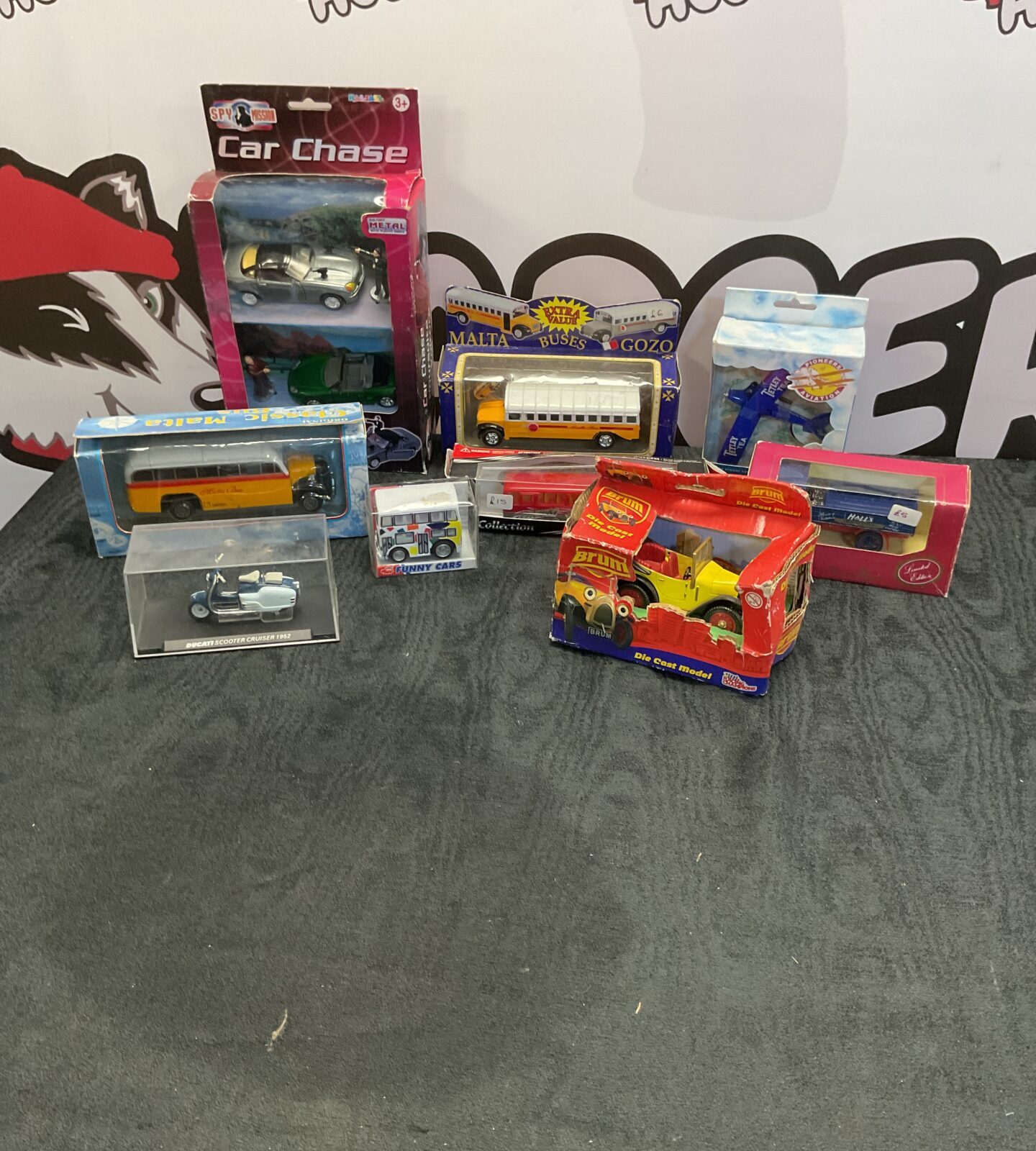 Box of mixed boxed diecasts inc majorette and racing champions brum