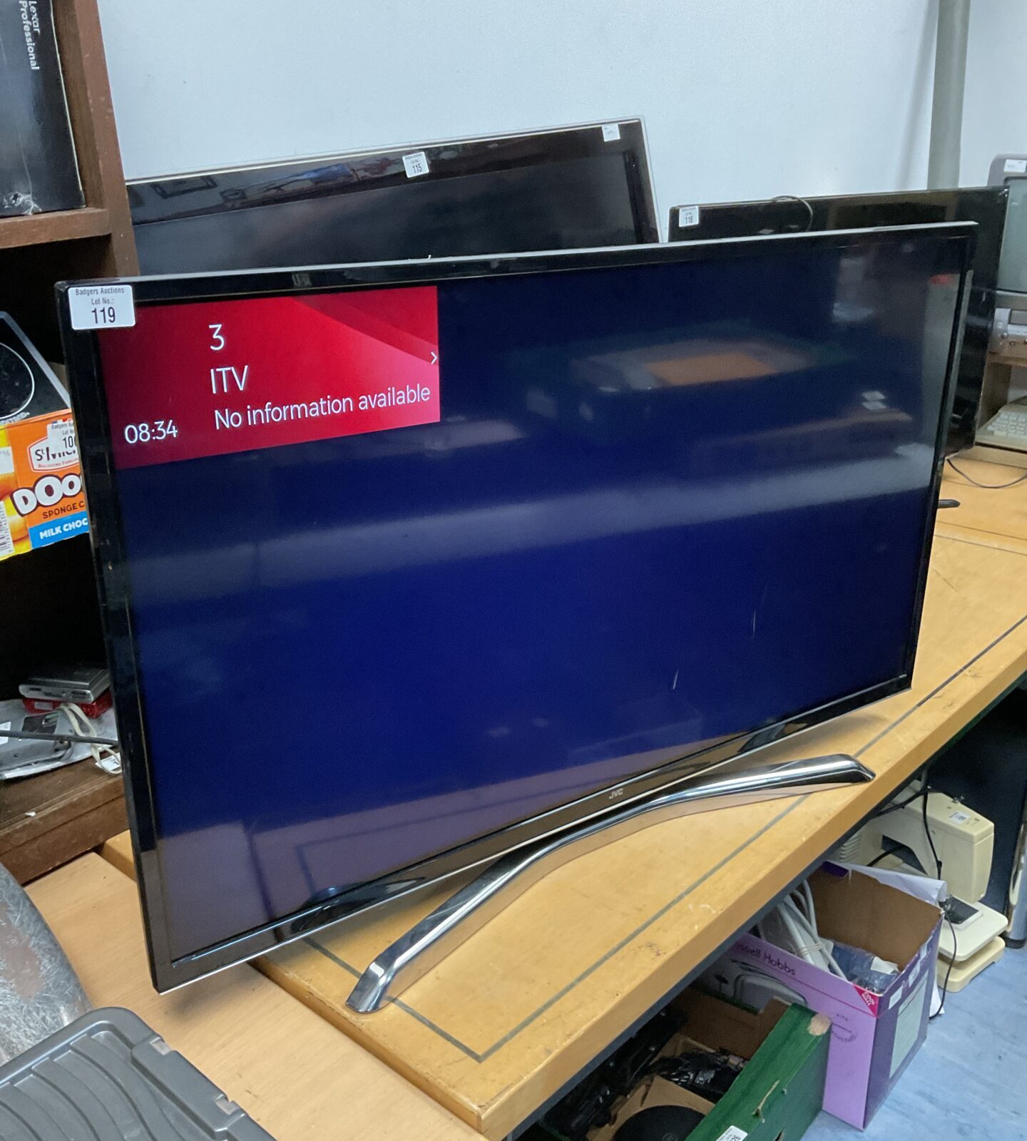 Jvc 40” led smart tv working (no remote)