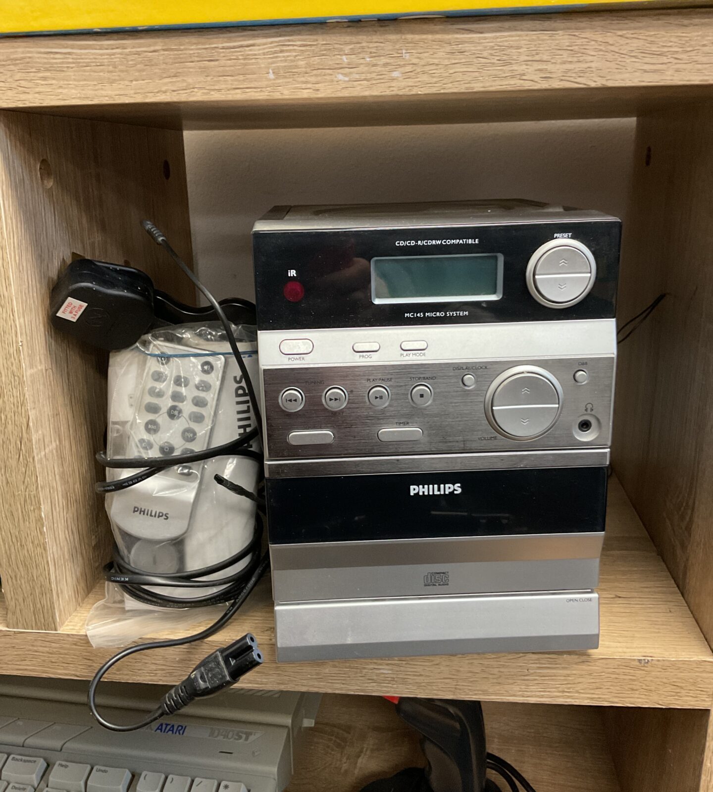 Philips mc145 micro HiFi system with remote