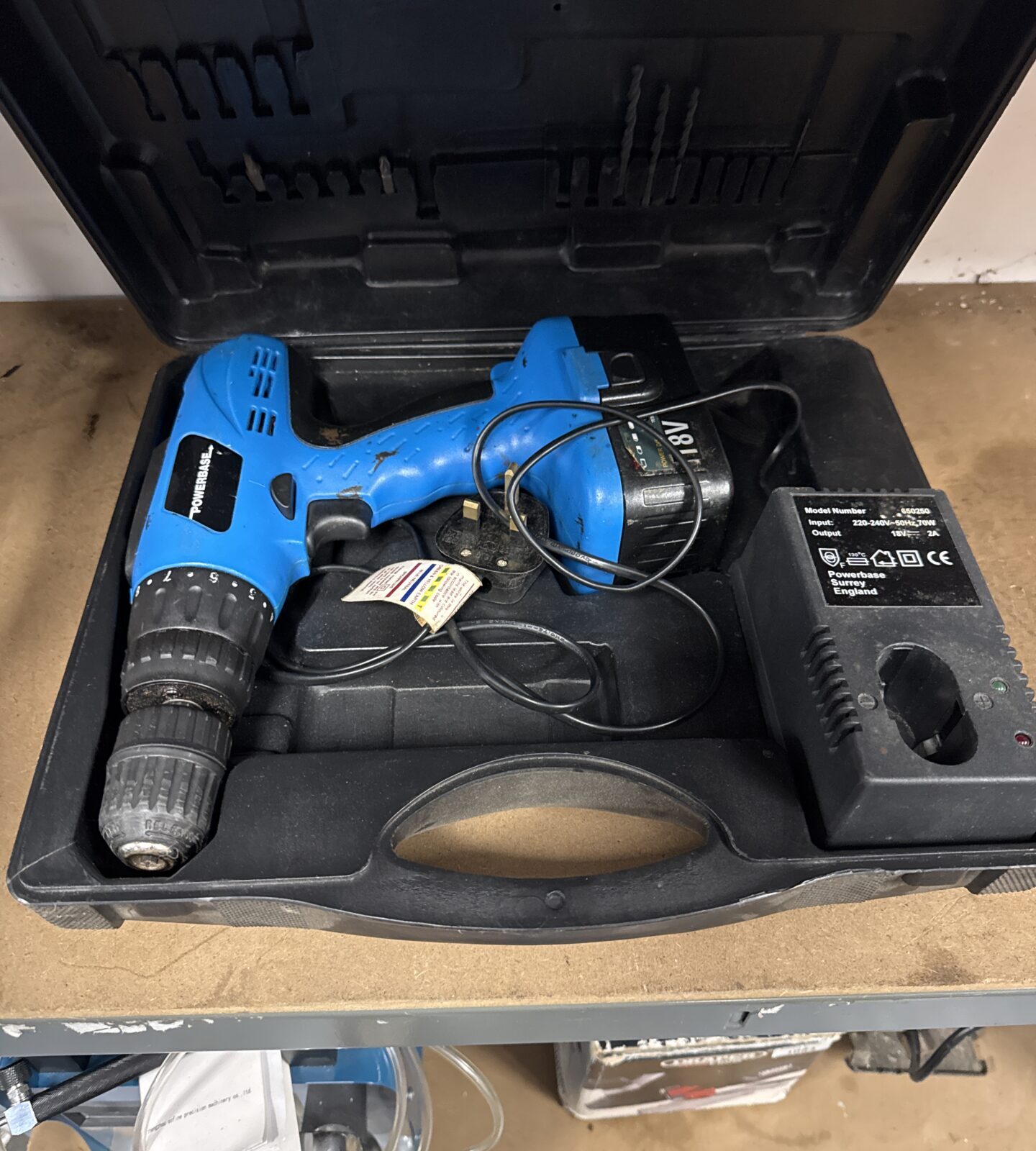 Powerbase cordless drill set - untested