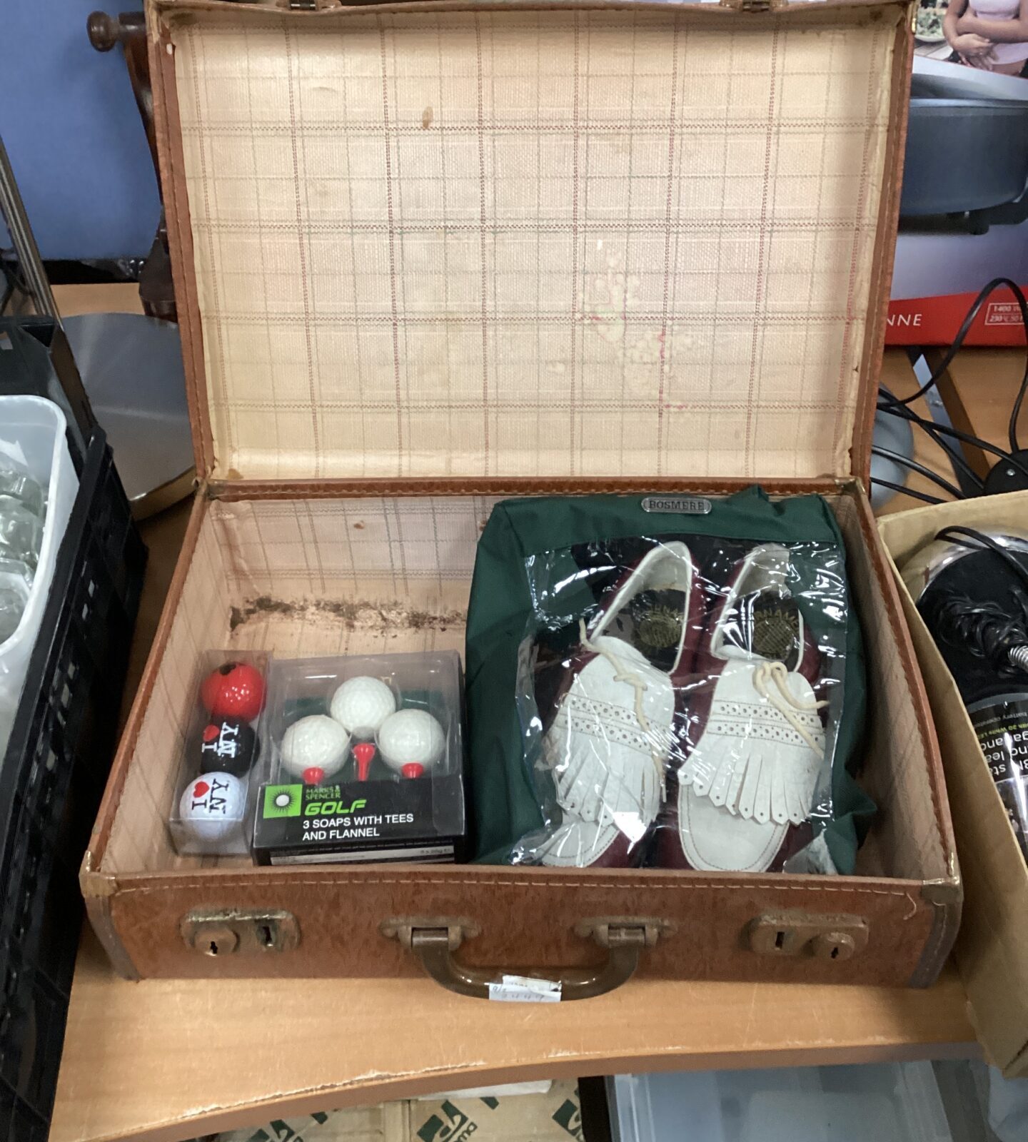 suitcase inc golf shoes