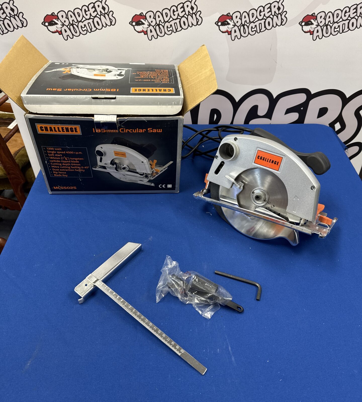 Challenge 185mm circular saw - working