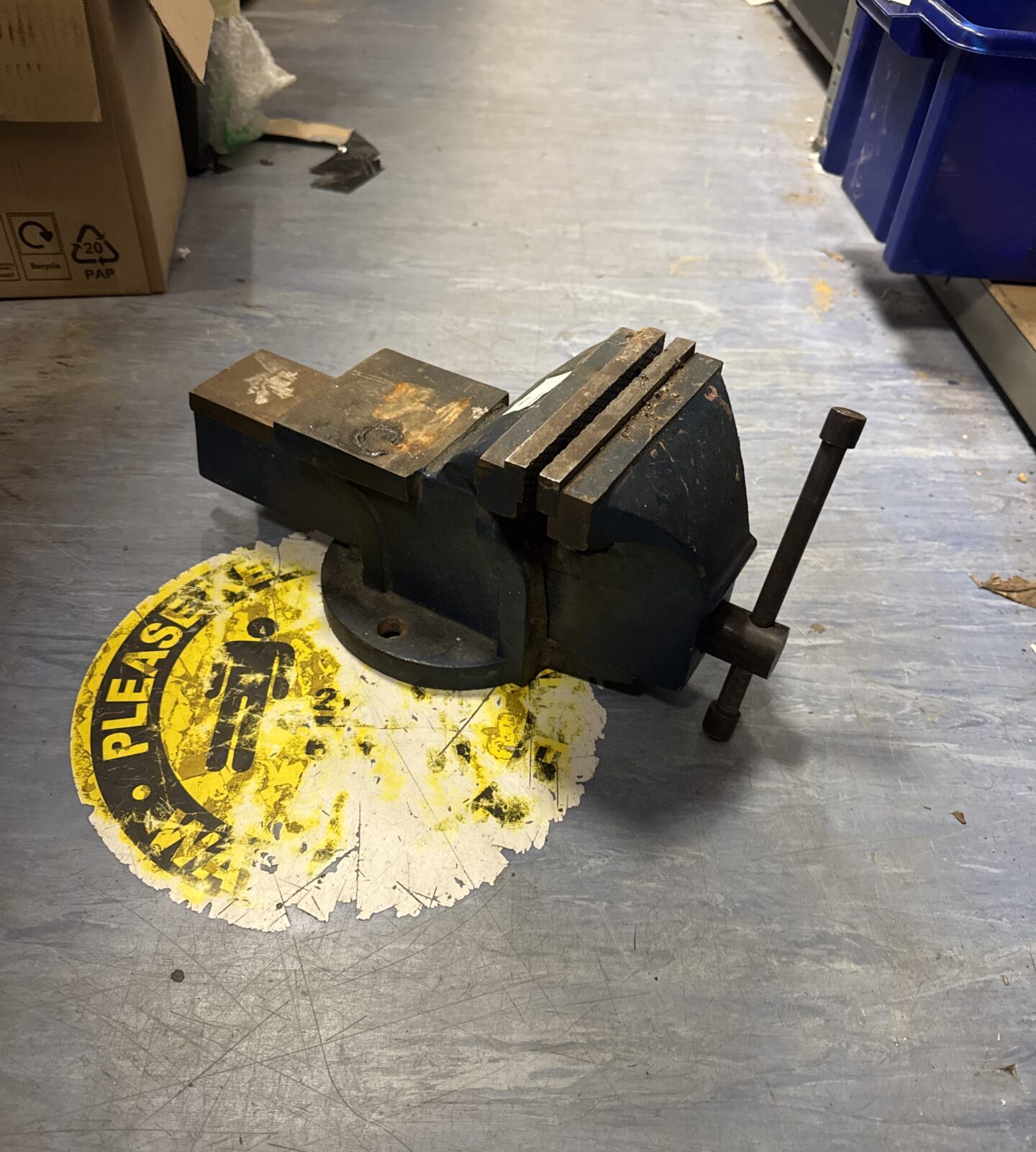 Large bench vice