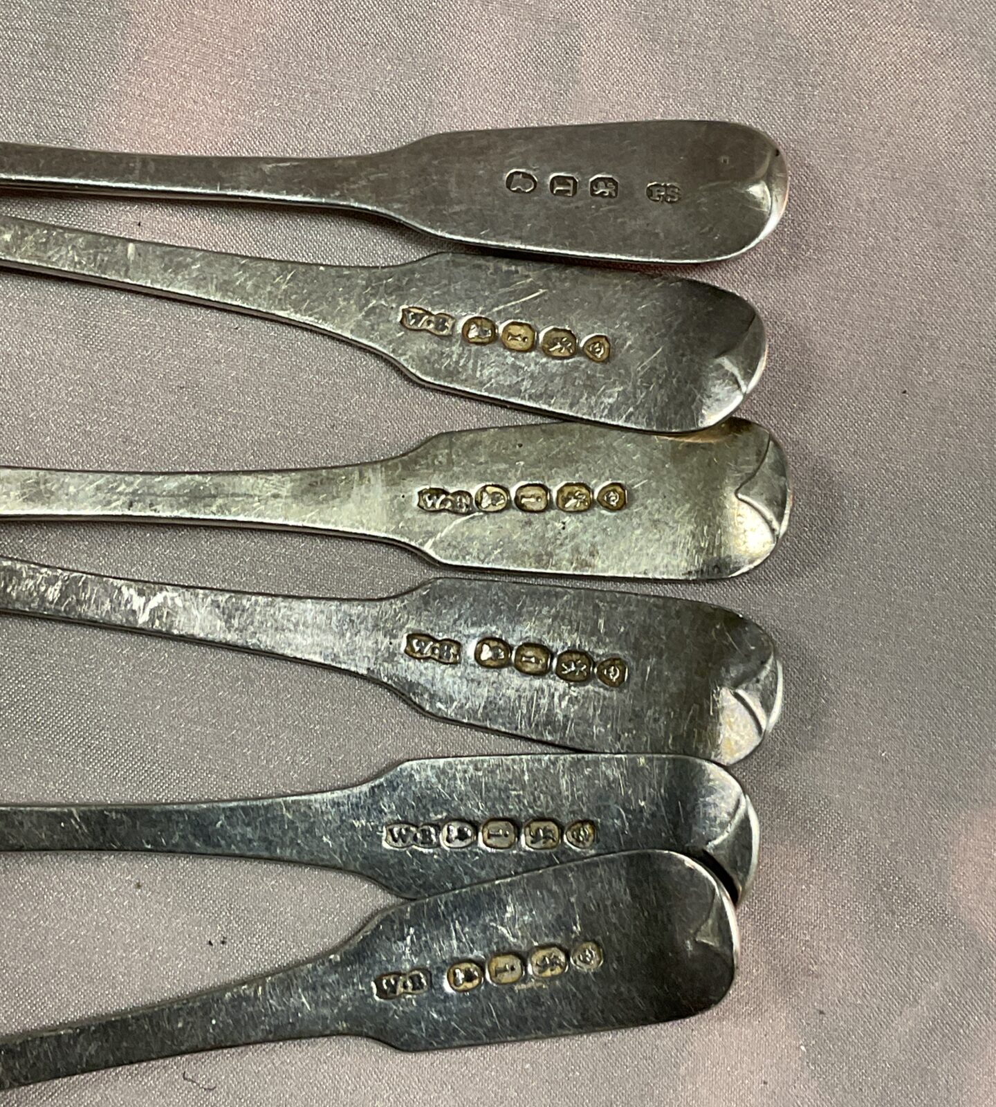 six hallmarked Sterling silver Georgian teaspoons 146.4g - Image 2