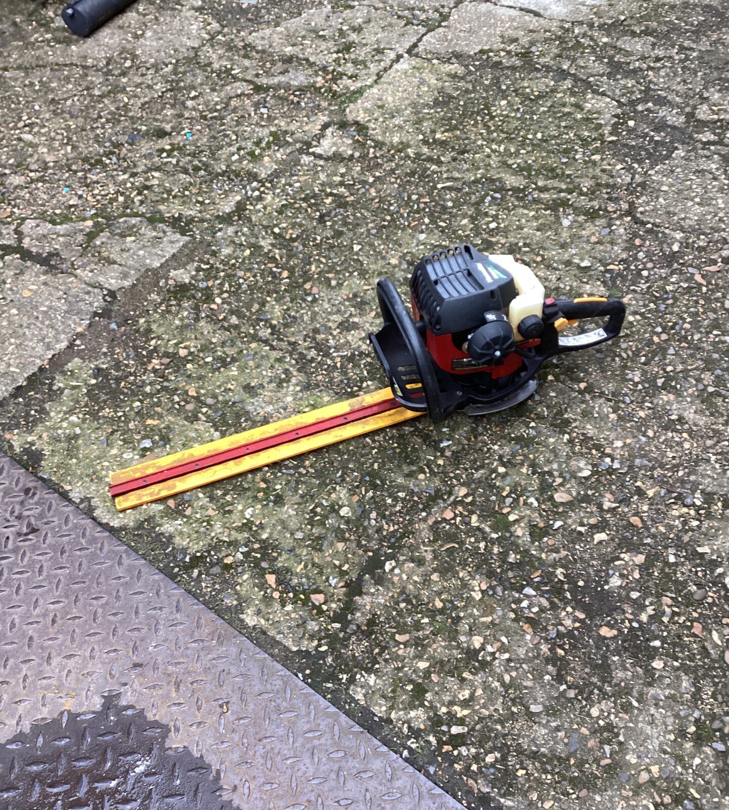 Home life petrol hedge cutter