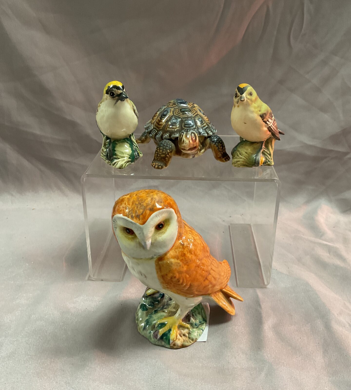 Three Beswick birds two finches and owl and wade tortoise