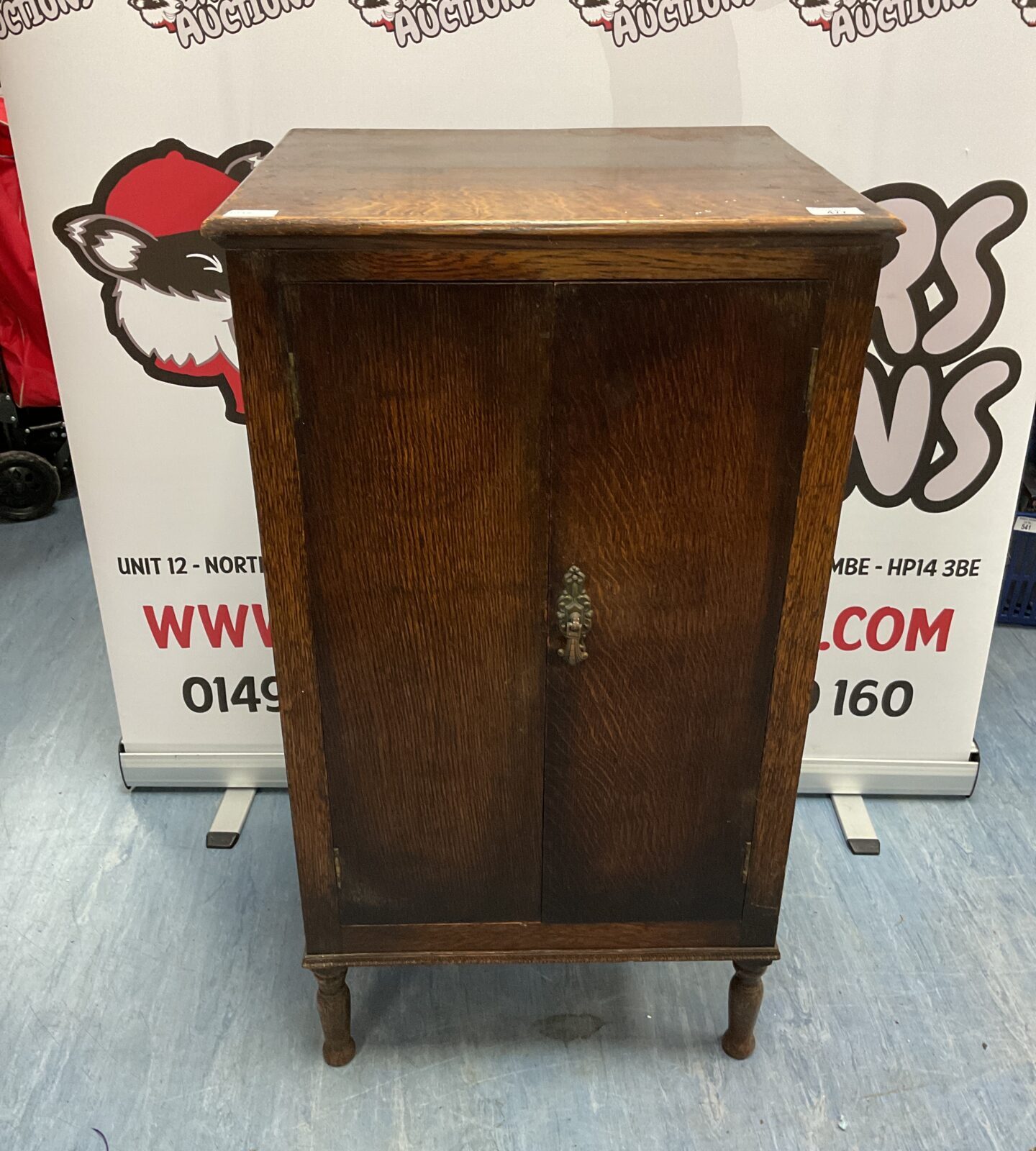Antique oak bedroom shirt cupboard