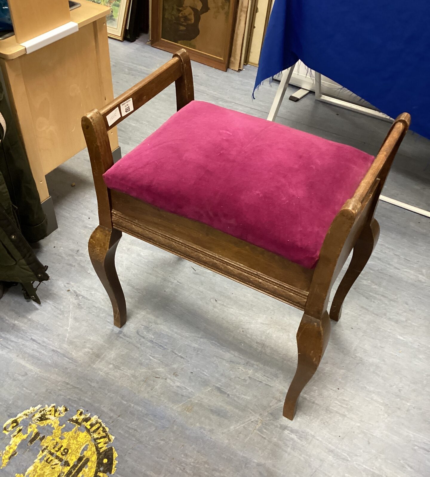 Vintage padded piano stool