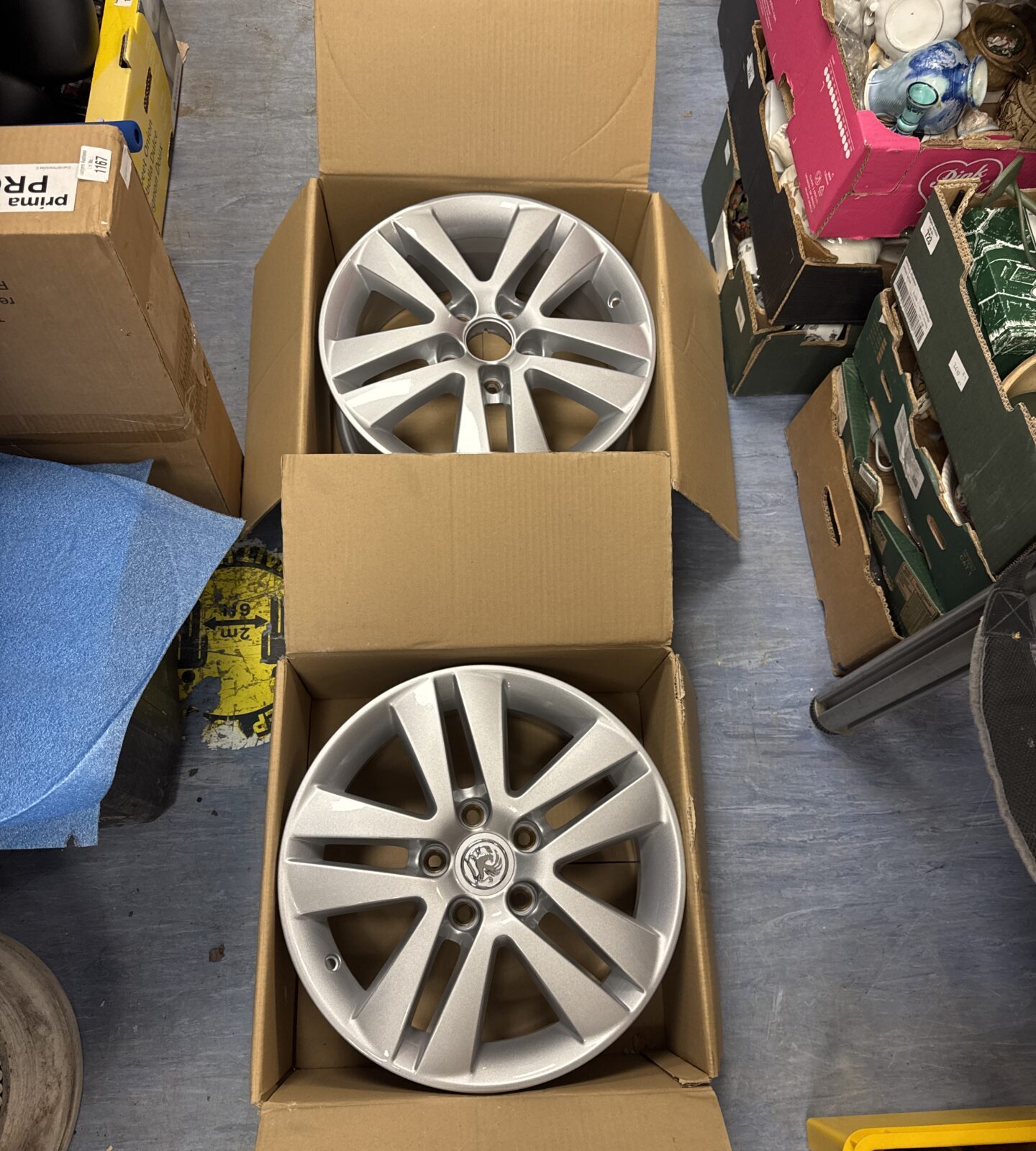 Two new Vauxhall Astra sxi 16” alloy wheels