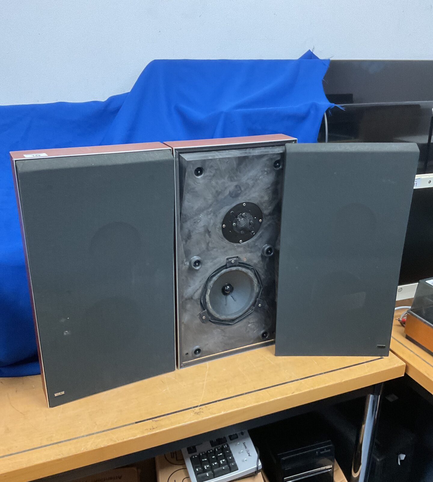 Pair of bang & olufsen beovox p30 speakers